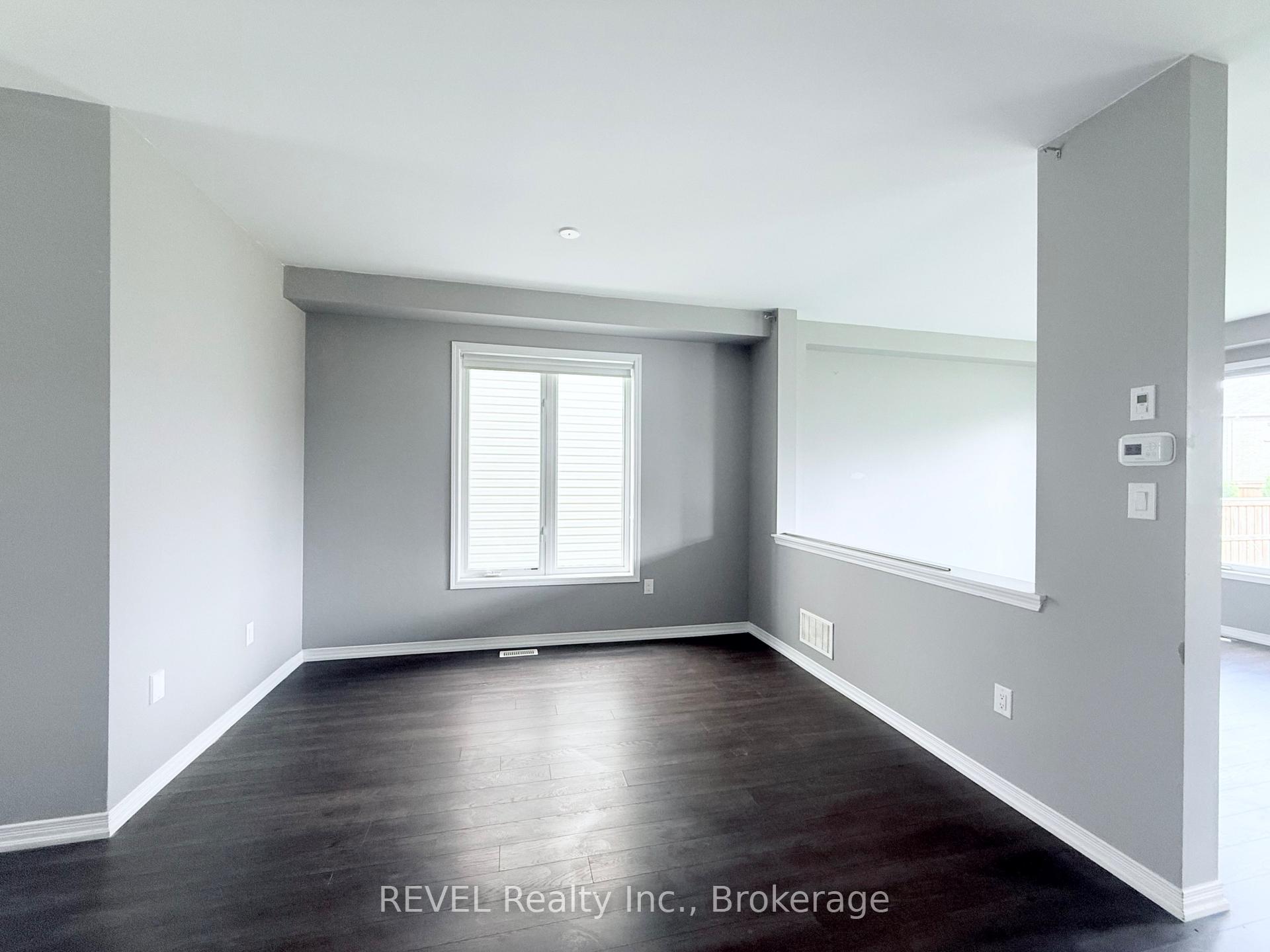 Photo 7 of 8394 Elderberry Drive, Niagara Falls, Brown — HOMEH