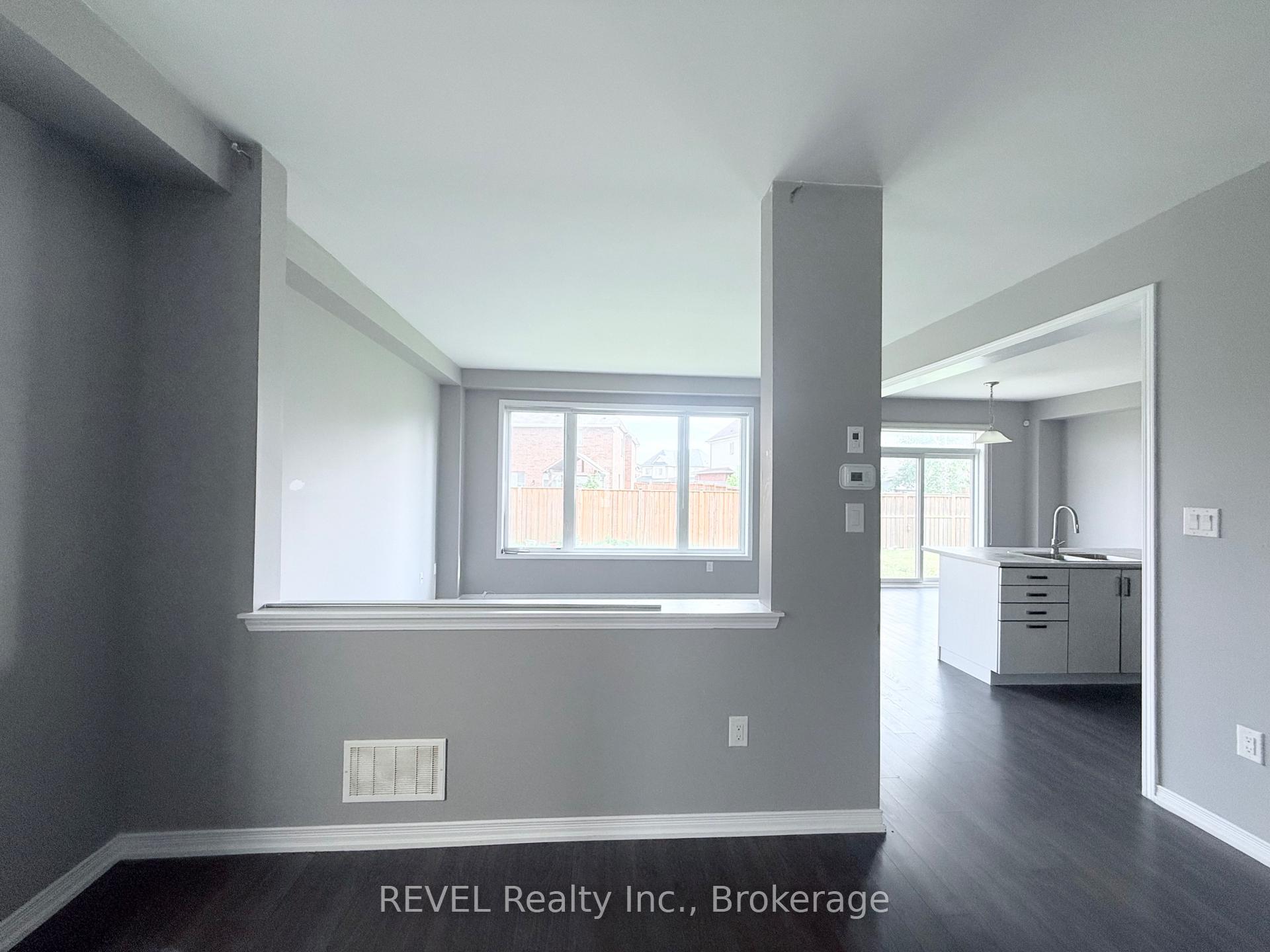 Photo 8 of 8394 Elderberry Drive, Niagara Falls, Brown — HOMEH