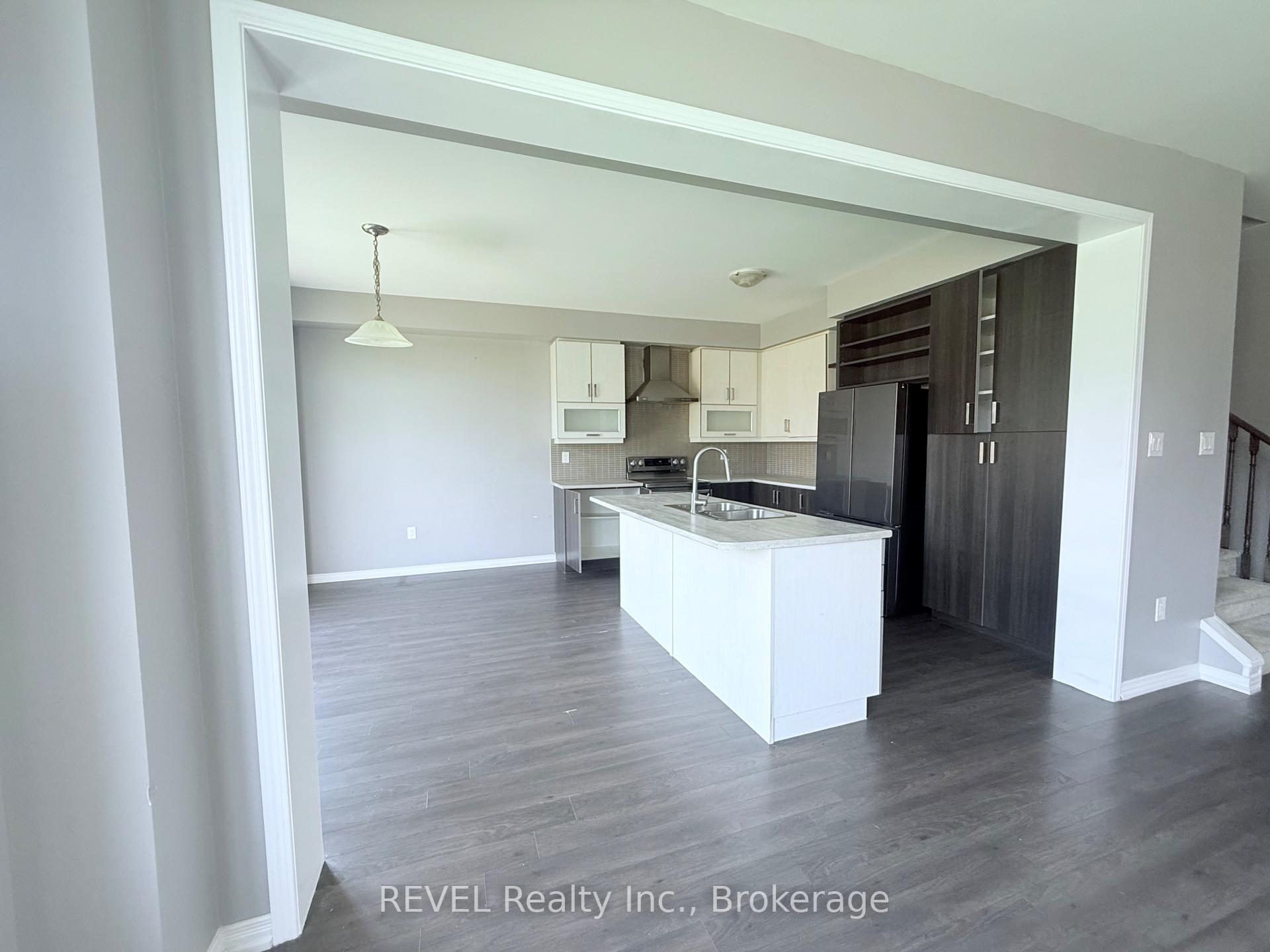Photo 11 of 8394 Elderberry Drive, Niagara Falls, Brown — HOMEH