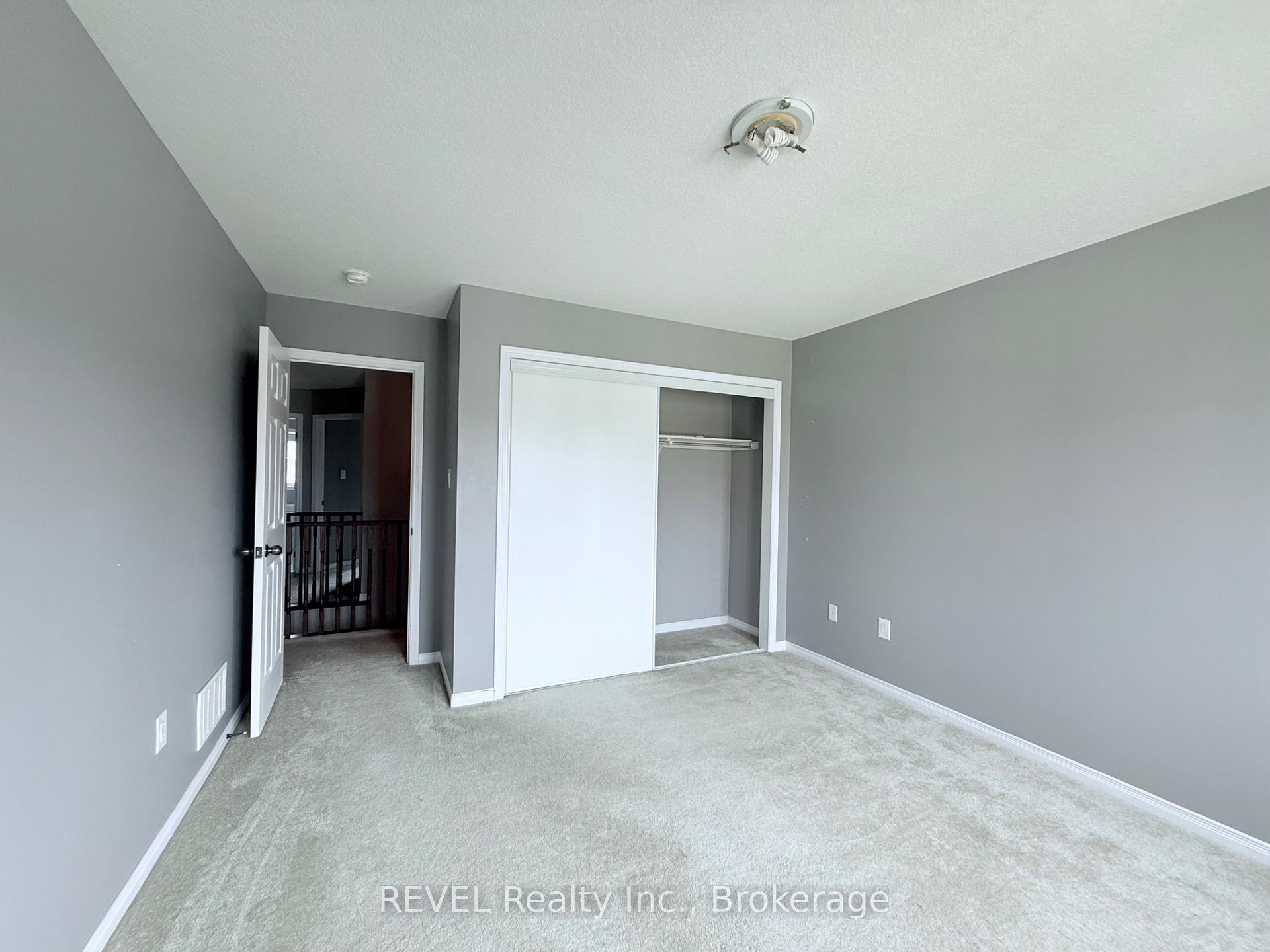Photo 16 of 8394 Elderberry Drive, Niagara Falls, Brown — HOMEH