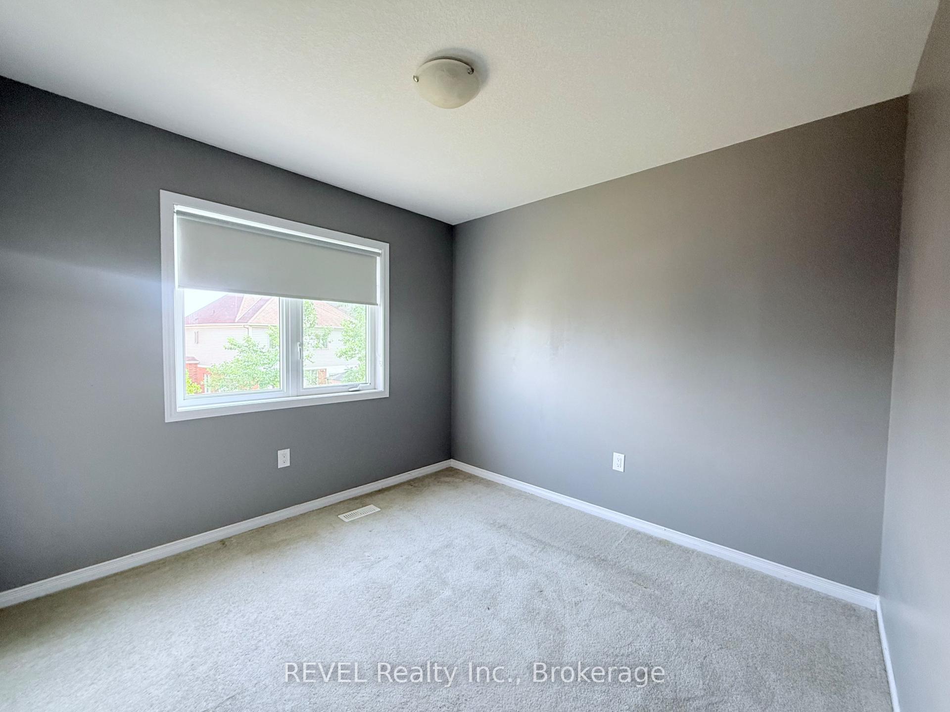 Photo 23 of 8394 Elderberry Drive, Niagara Falls, Brown — HOMEH