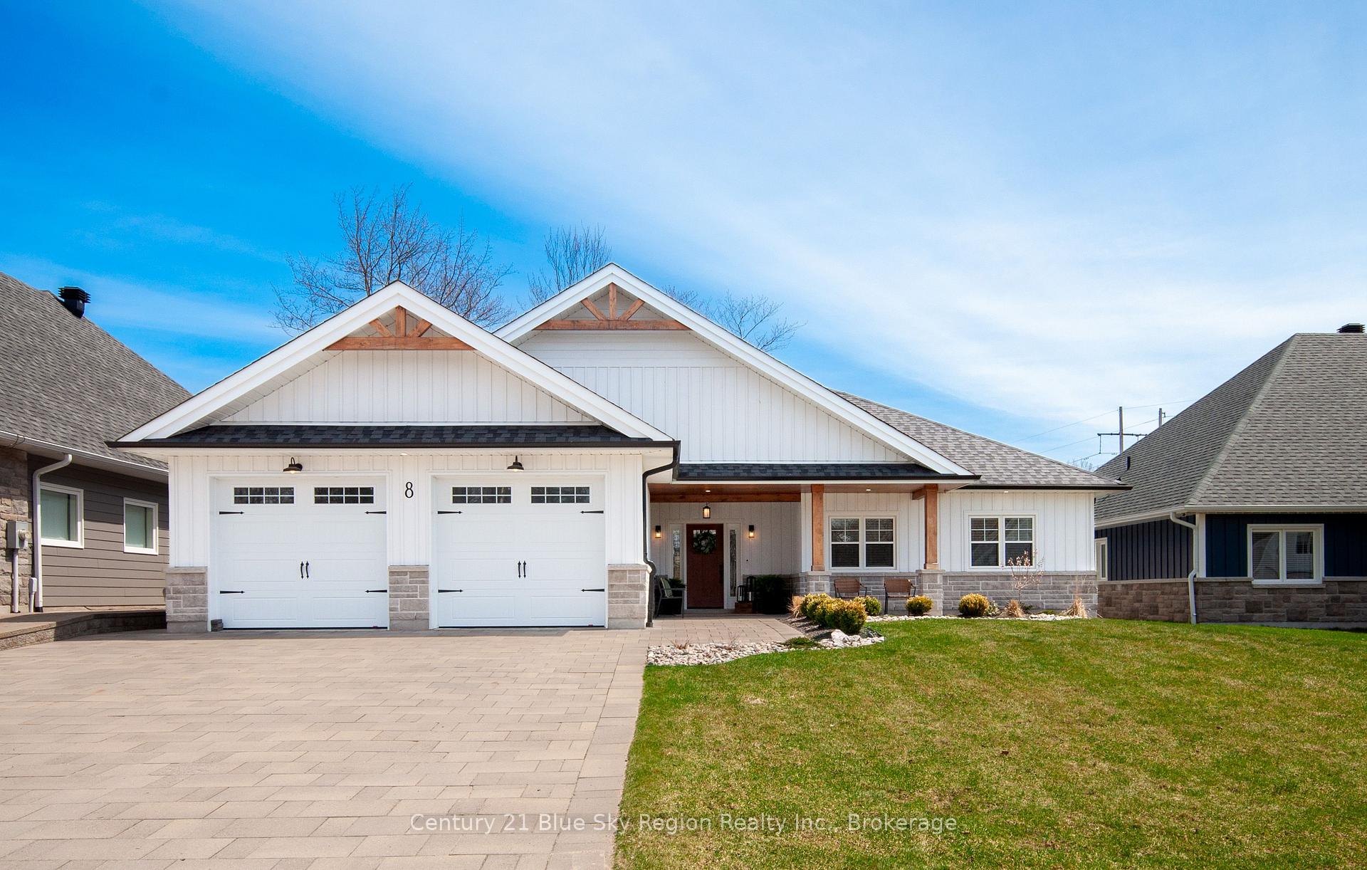 Photo 2 of 8 Chateau Ridge, North Bay, Airport — HOMEH