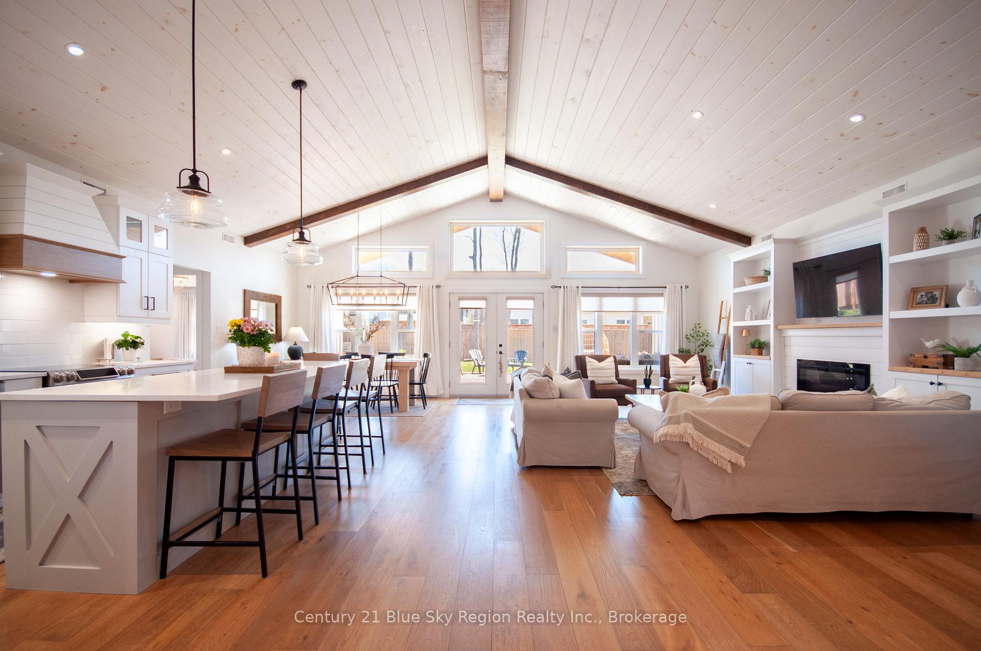 Photo 6 of 8 Chateau Ridge, North Bay, Airport — HOMEH