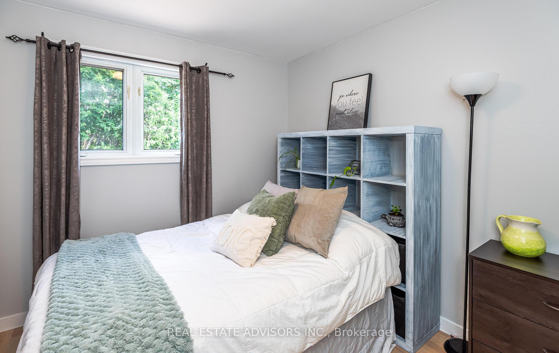 Photo 9 of 775 Sunnypoint Drive, Newmarket, Huron Heights-Leslie Valley — HOMEH