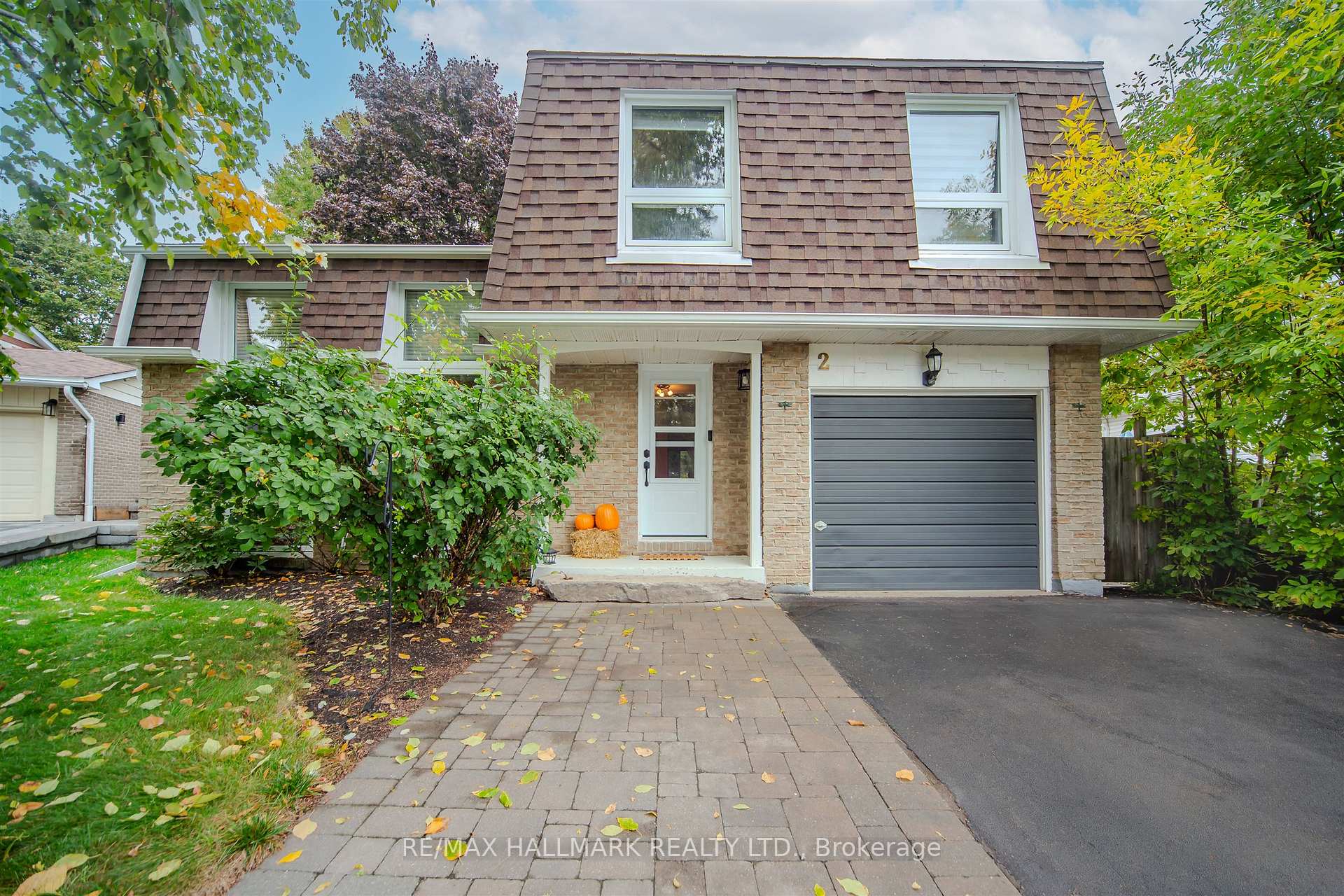 Photo 2 of 2 Bryan Court, New Tecumseth, Tottenham — HOMEH