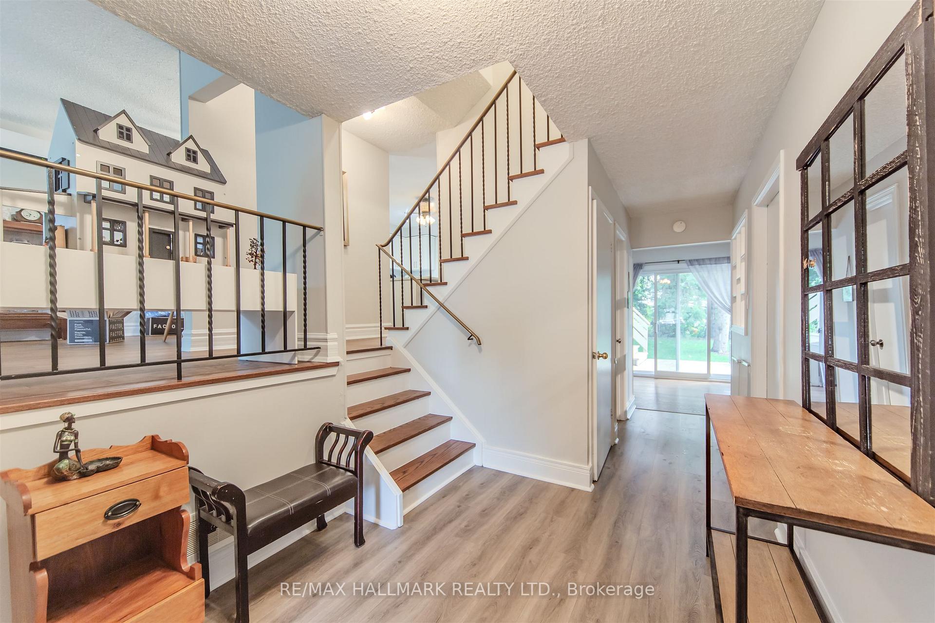 Photo 7 of 2 Bryan Court, New Tecumseth, Tottenham — HOMEH