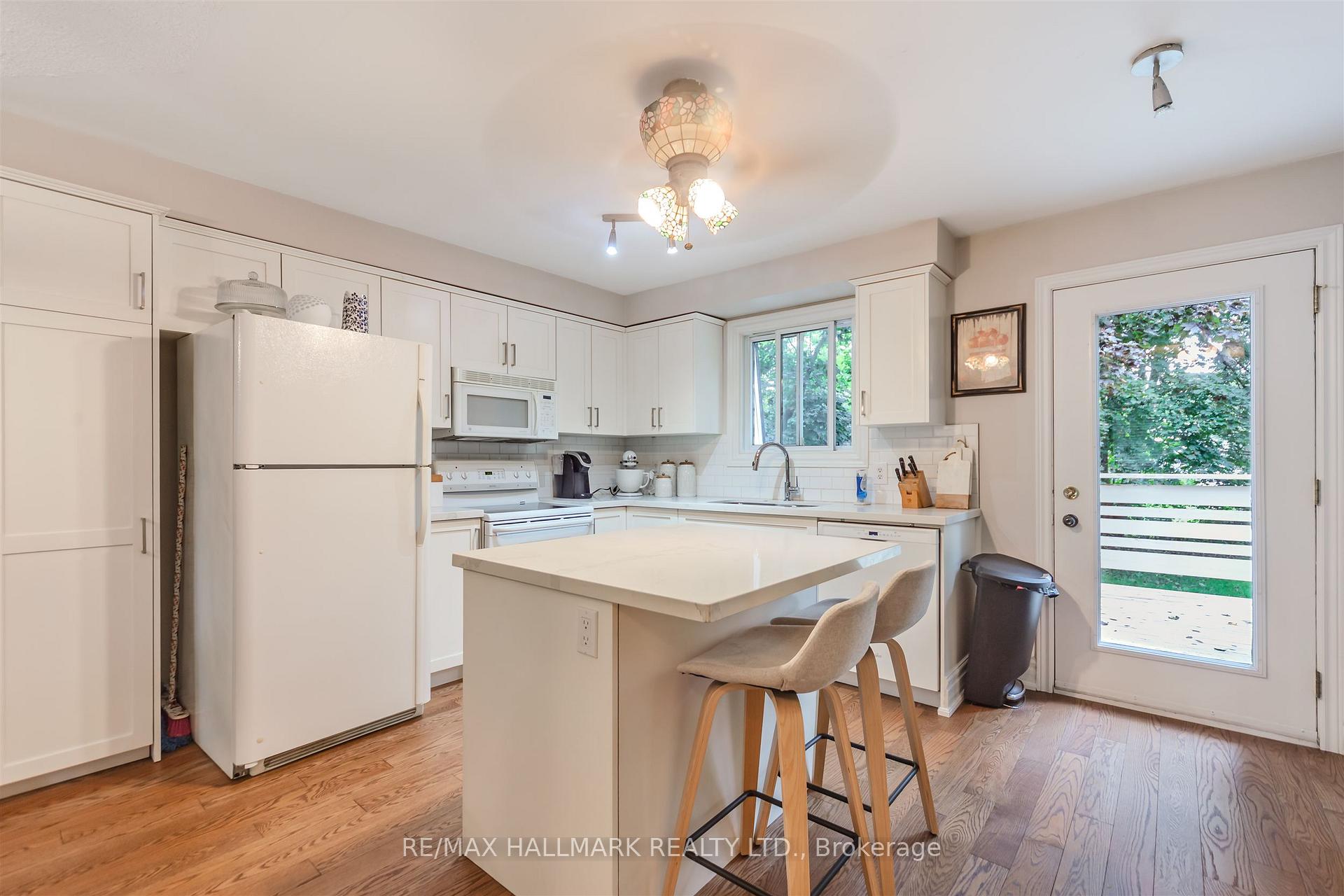 Photo 14 of 2 Bryan Court, New Tecumseth, Tottenham — HOMEH