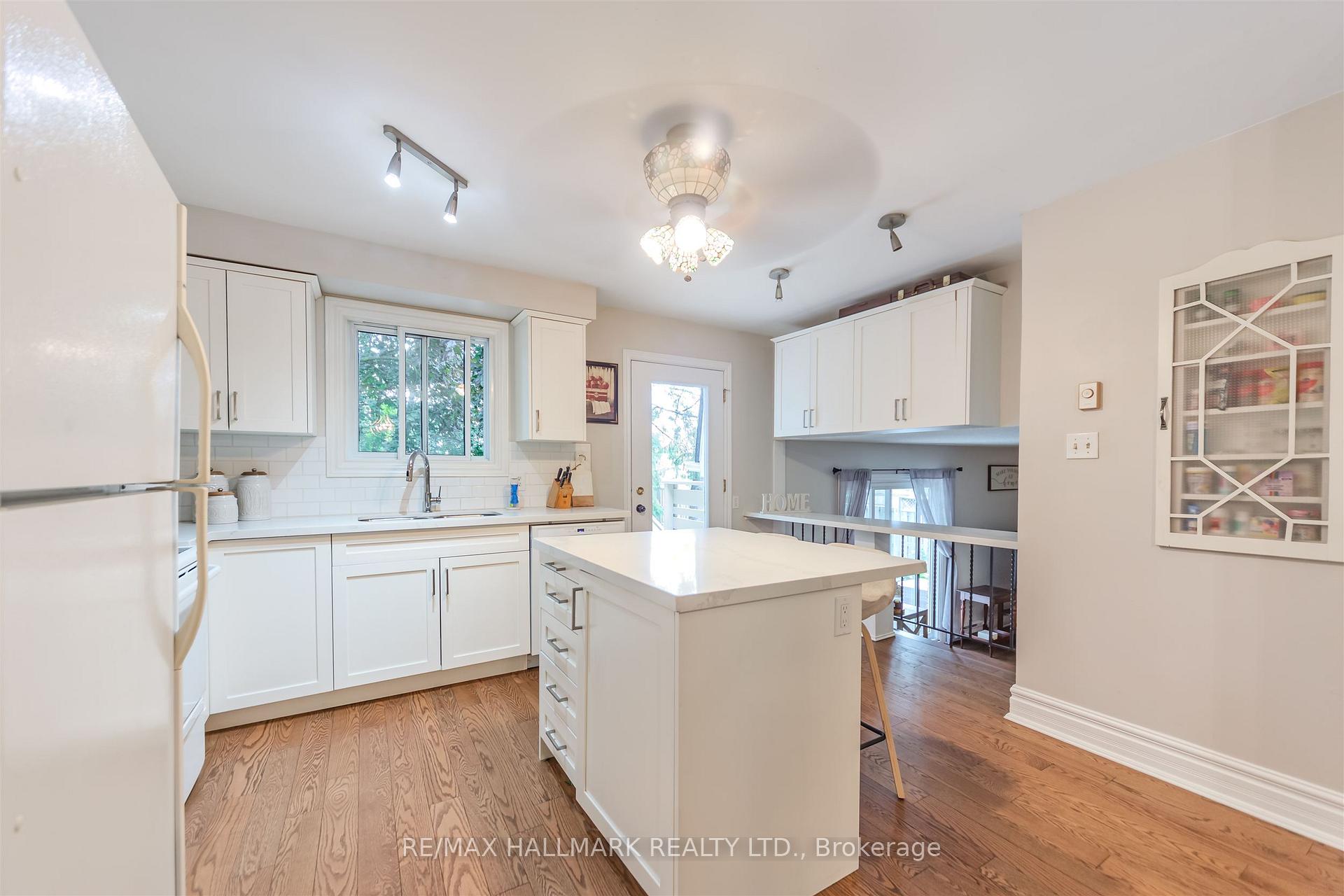 Photo 15 of 2 Bryan Court, New Tecumseth, Tottenham — HOMEH