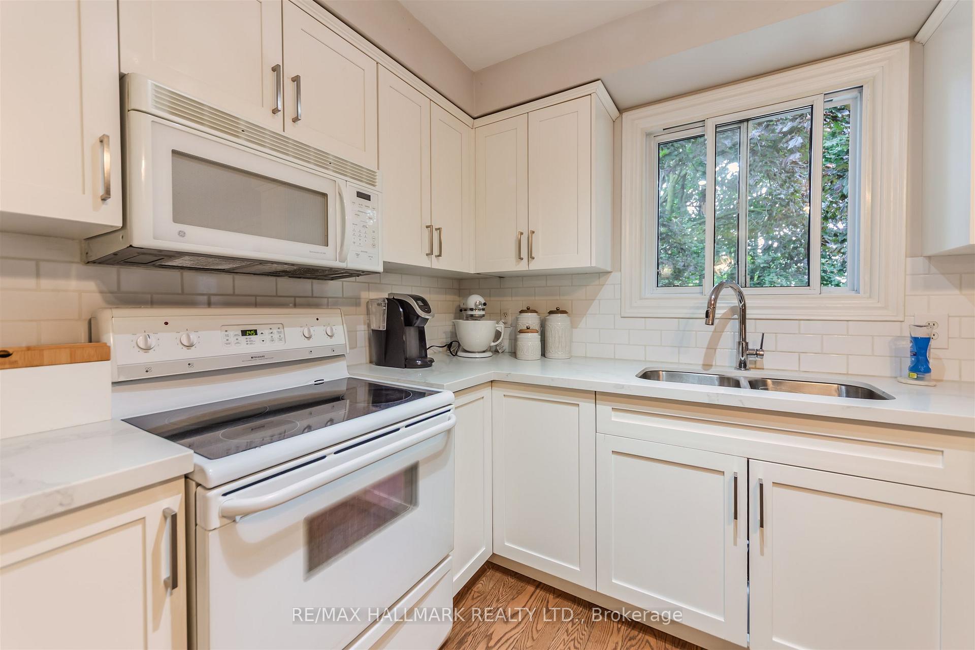Photo 17 of 2 Bryan Court, New Tecumseth, Tottenham — HOMEH