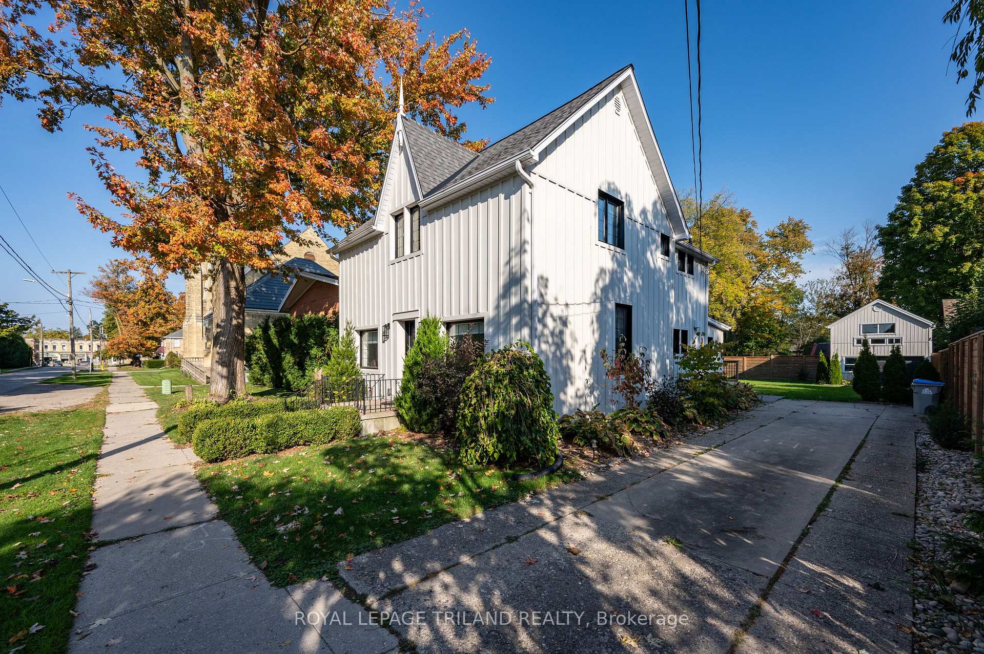 Photo 2 of 242 Hastings Street, North Middlesex, Parkhill — HOMEH