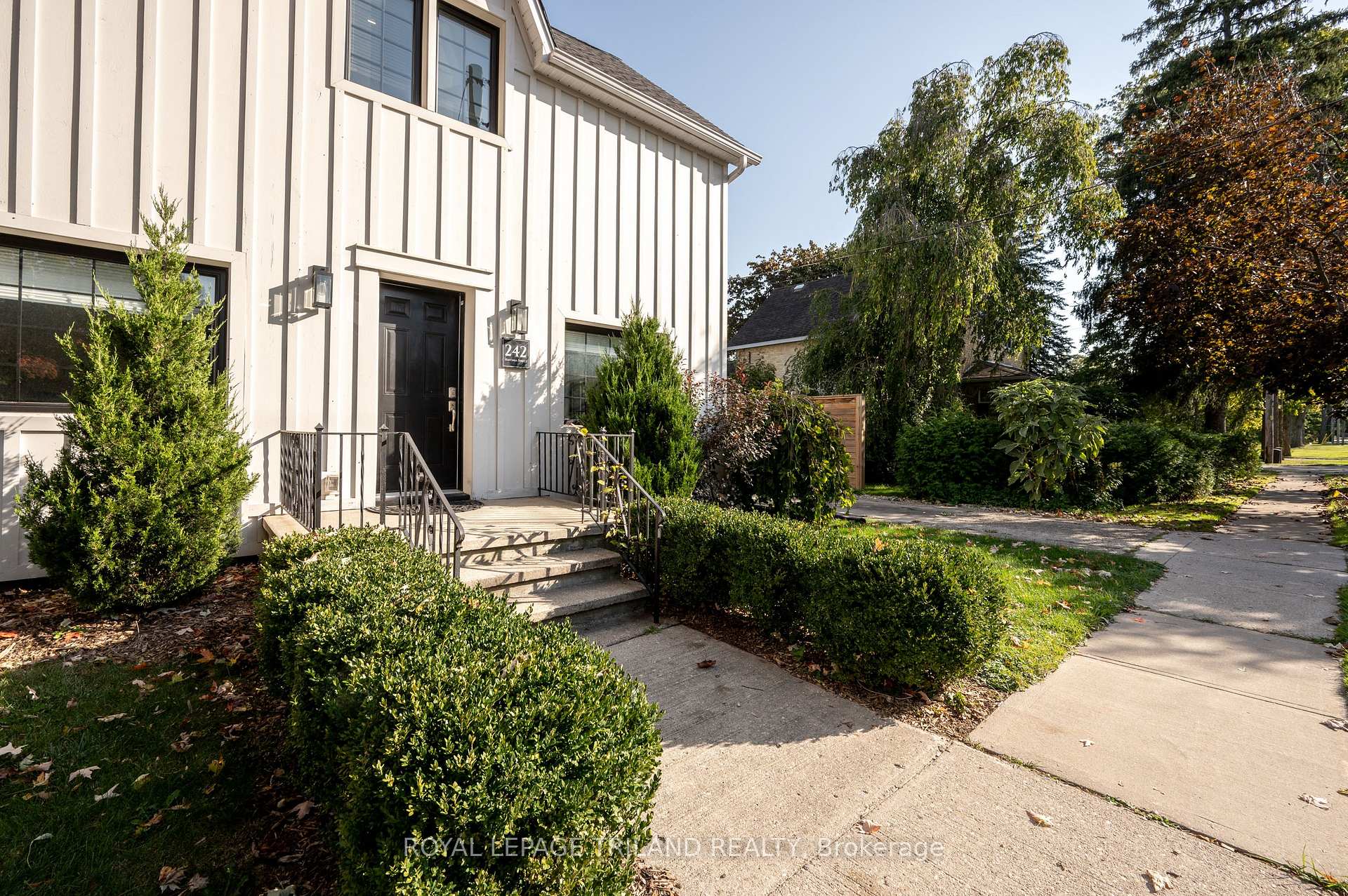 Photo 4 of 242 Hastings Street, North Middlesex, Parkhill — HOMEH