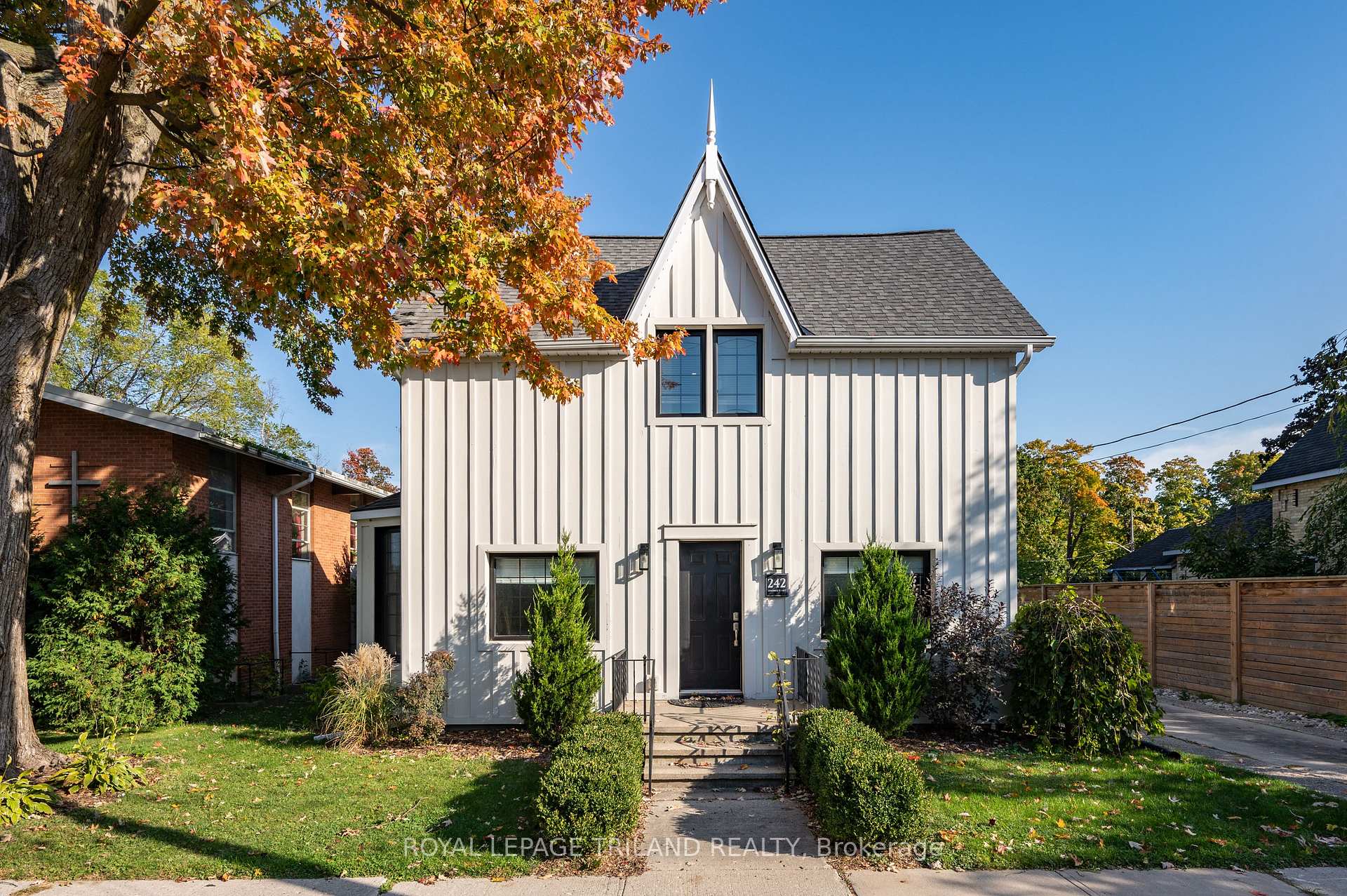 Photo 5 of 242 Hastings Street, North Middlesex, Parkhill — HOMEH