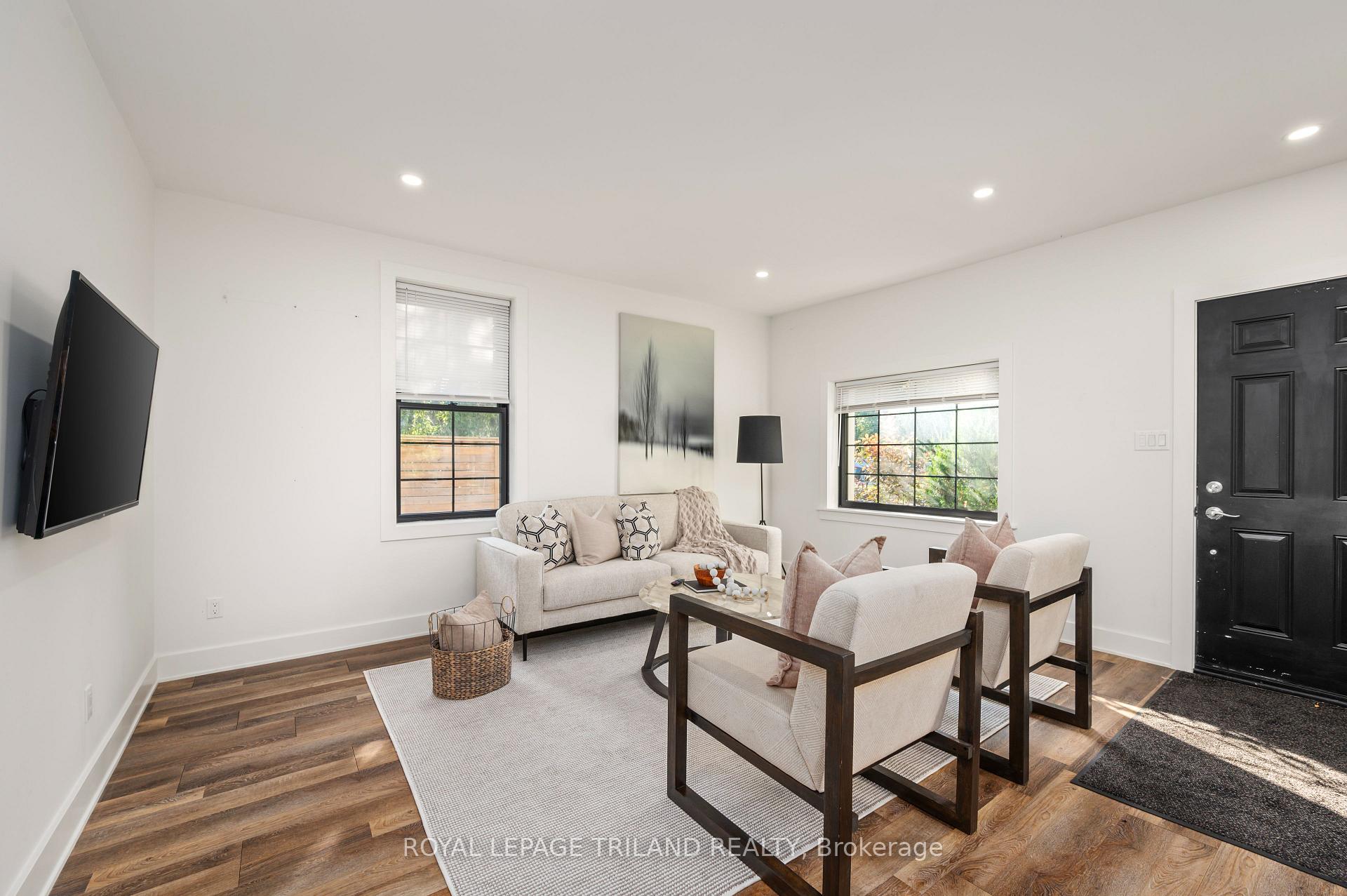 Photo 17 of 242 Hastings Street, North Middlesex, Parkhill — HOMEH