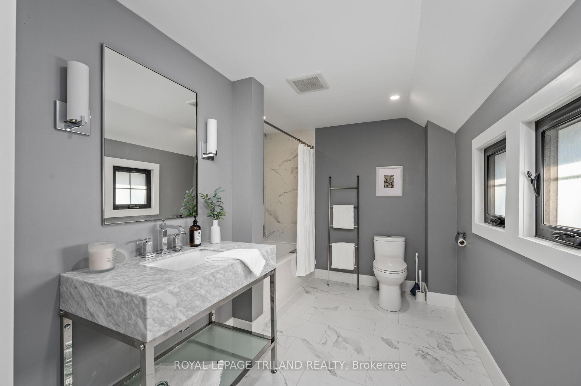 Photo 21 of 242 Hastings Street, North Middlesex, Parkhill — HOMEH