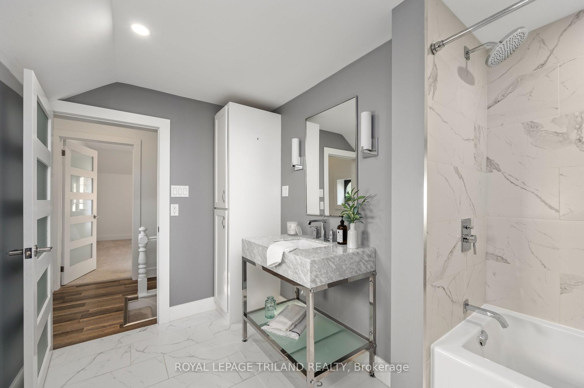 Photo 22 of 242 Hastings Street, North Middlesex, Parkhill — HOMEH