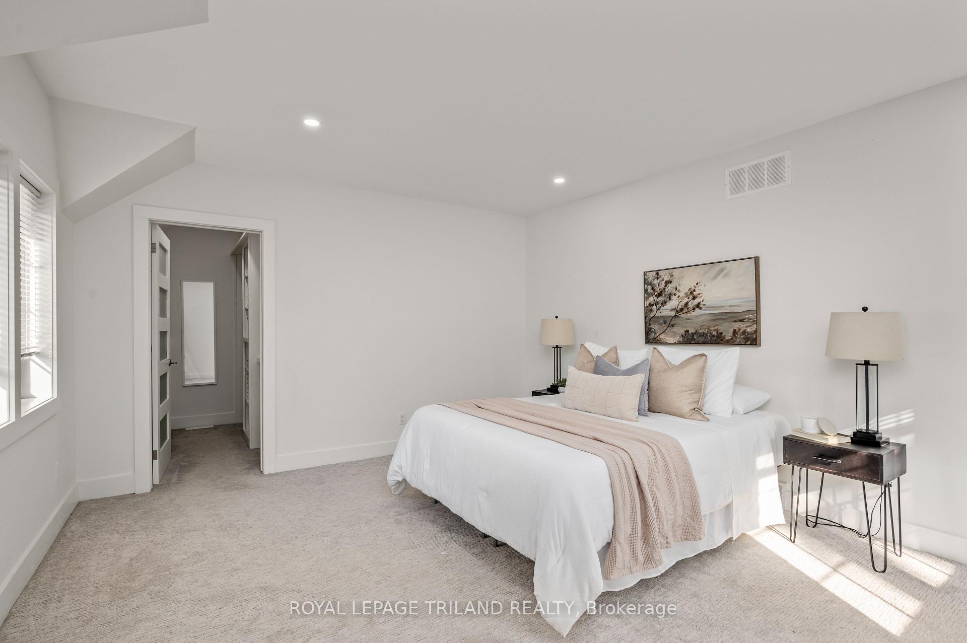Photo 24 of 242 Hastings Street, North Middlesex, Parkhill — HOMEH