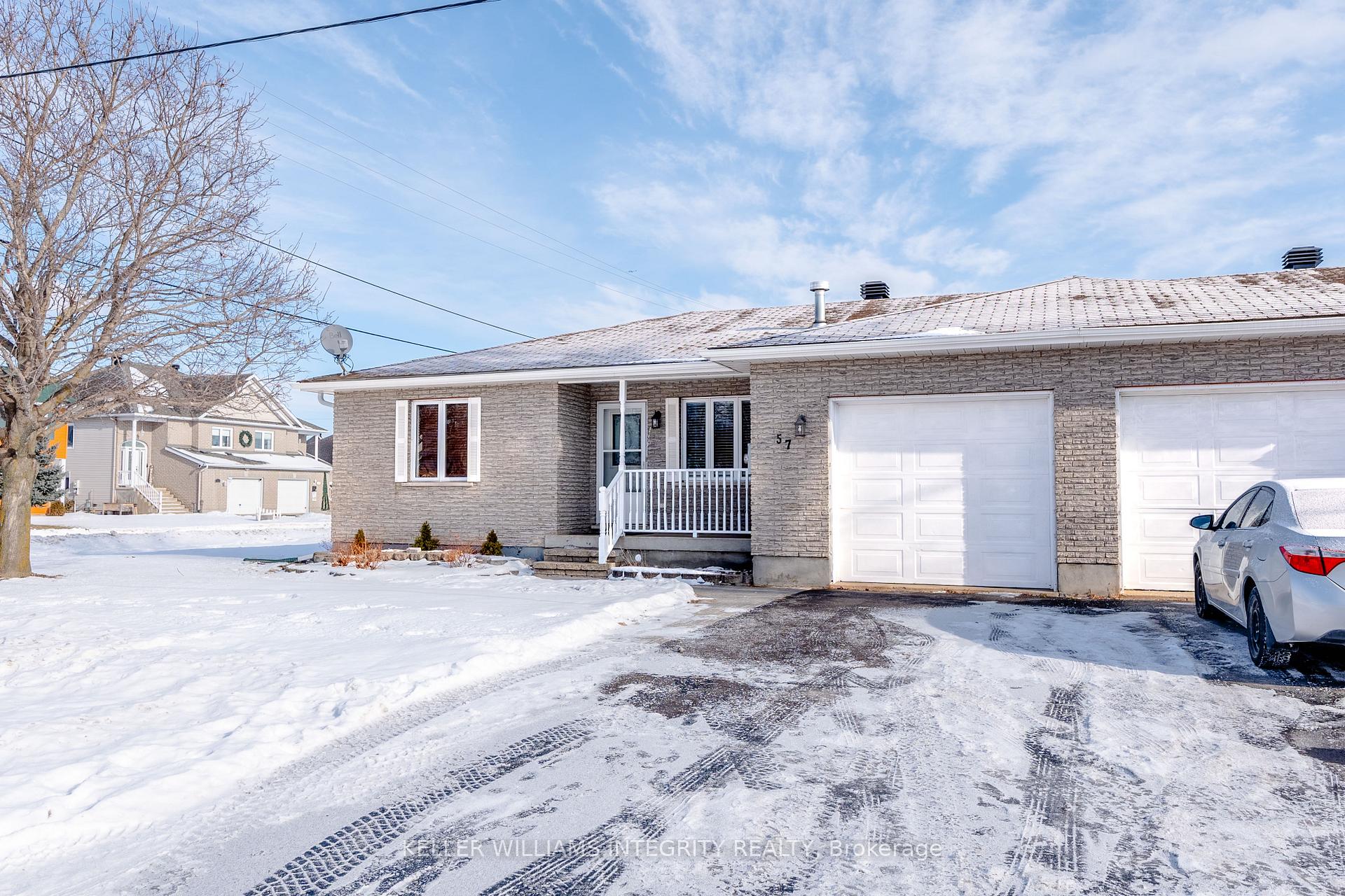 Photo 3 of 57 Sandfield Avenue N, North Glengarry, Alexandria — HOMEH