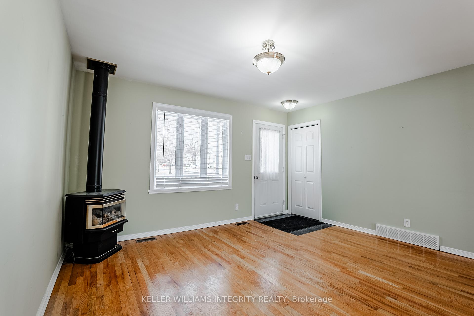 Photo 7 of 57 Sandfield Avenue N, North Glengarry, Alexandria — HOMEH