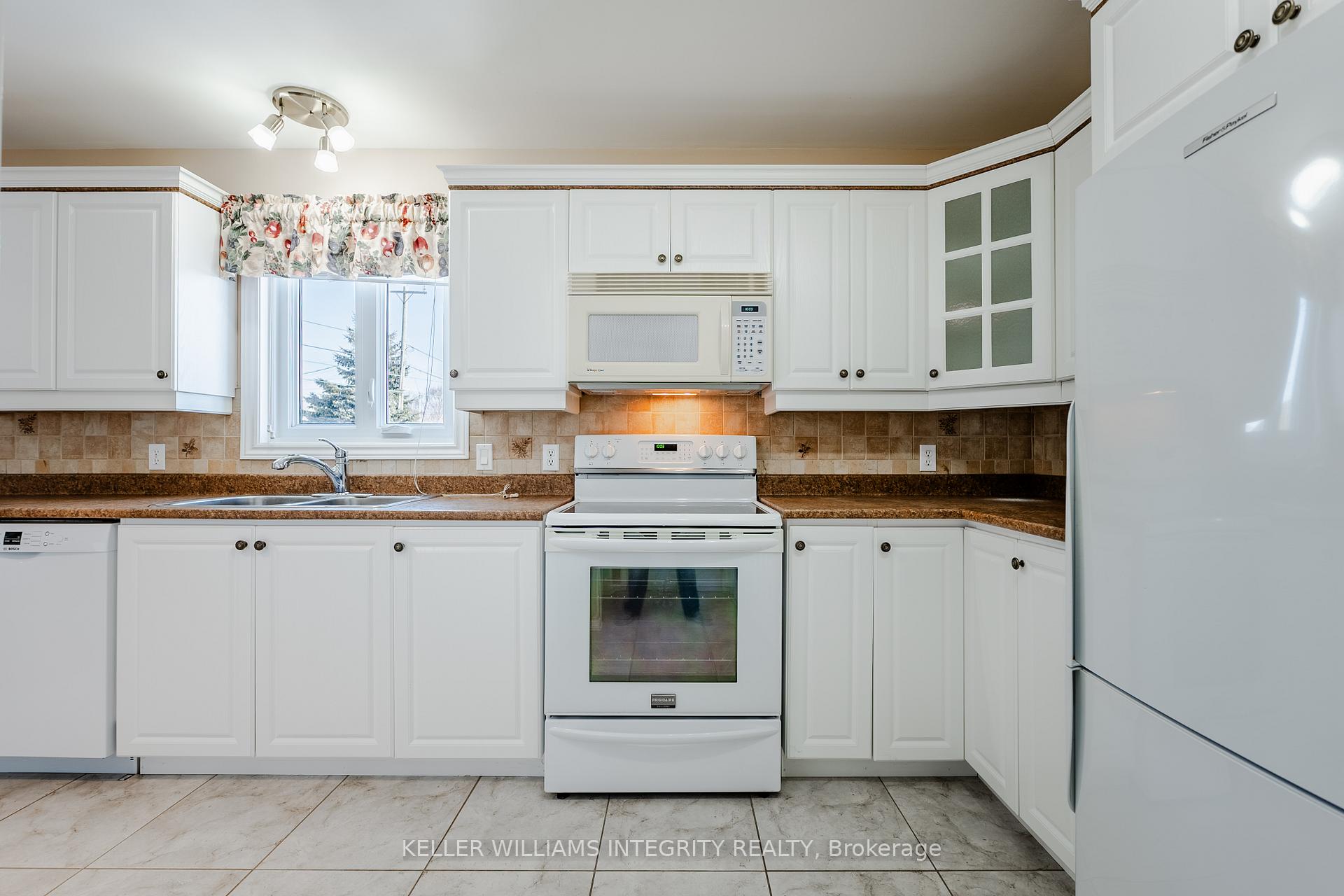 Photo 17 of 57 Sandfield Avenue N, North Glengarry, Alexandria — HOMEH