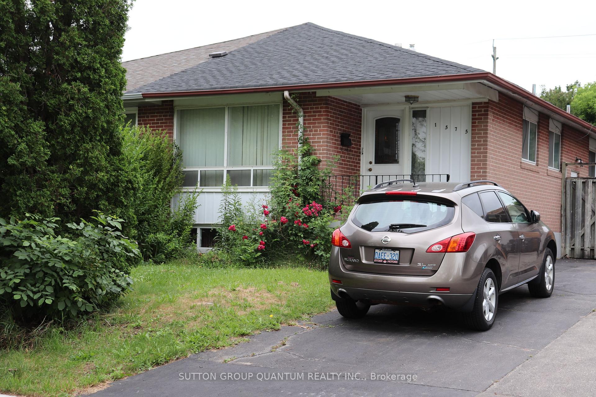 Photo 2 of 1575 Sandgate Crescent, Mississauga, Clarkson — HOMEH