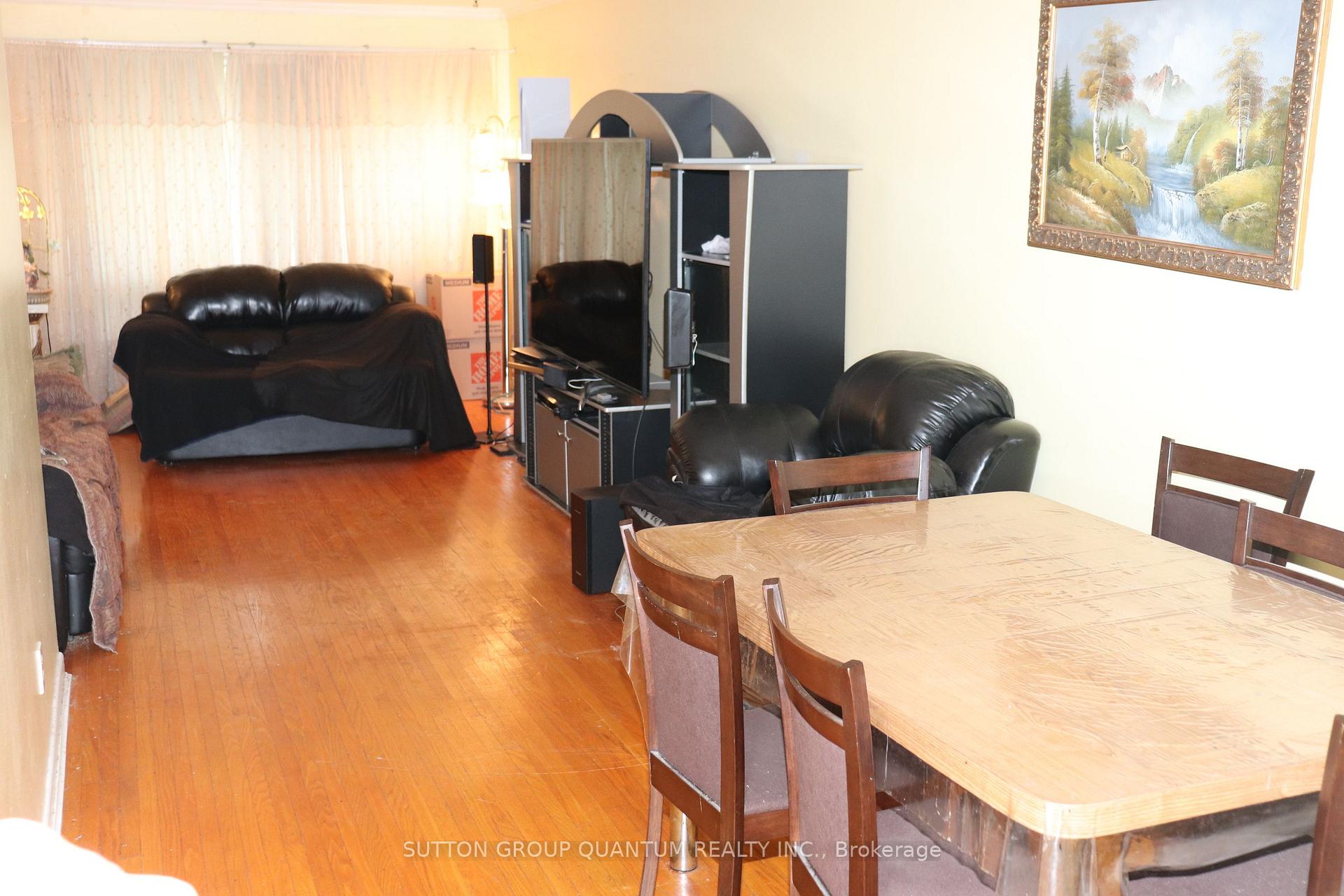 Photo 7 of 1575 Sandgate Crescent, Mississauga, Clarkson — HOMEH