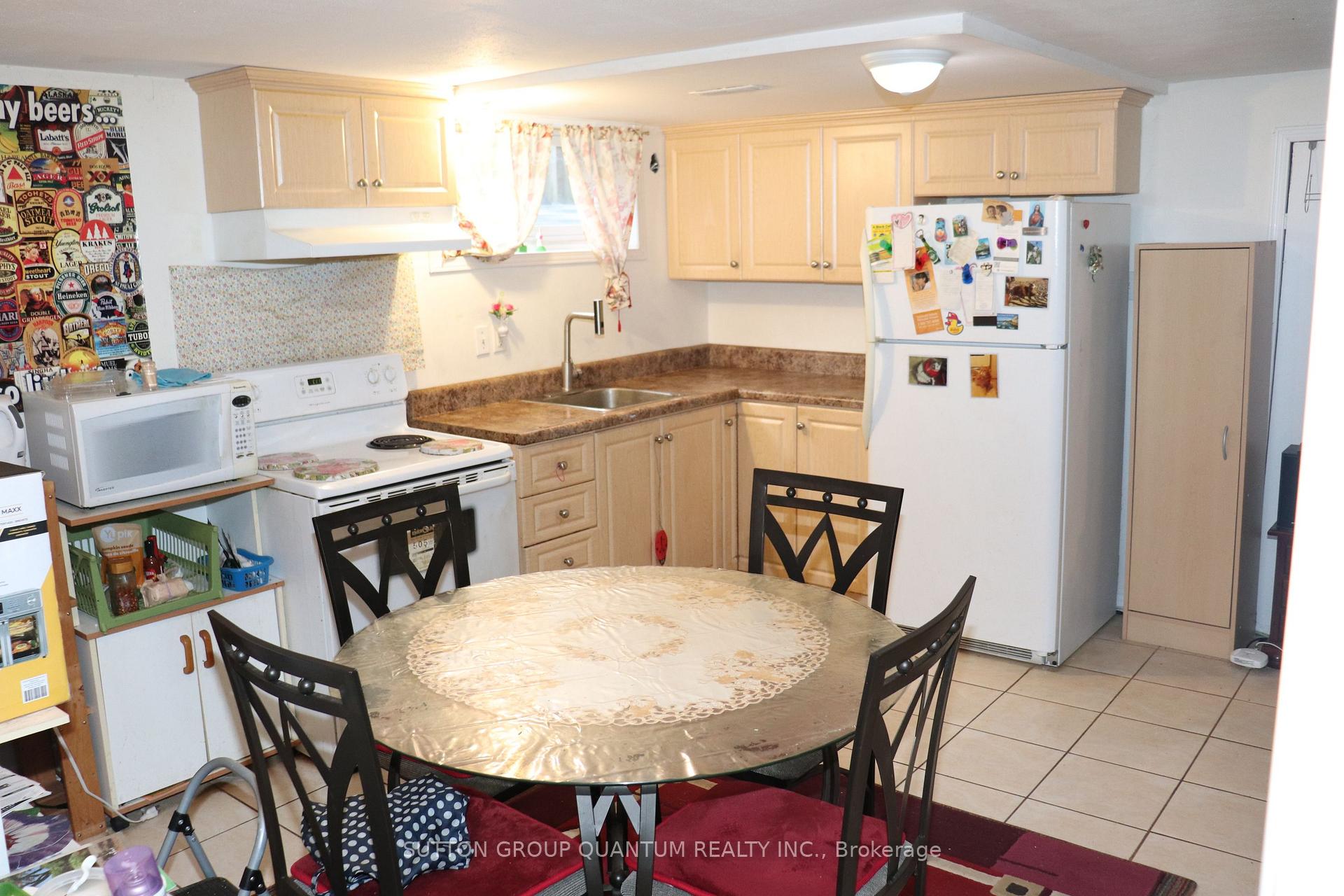 Photo 16 of 1575 Sandgate Crescent, Mississauga, Clarkson — HOMEH