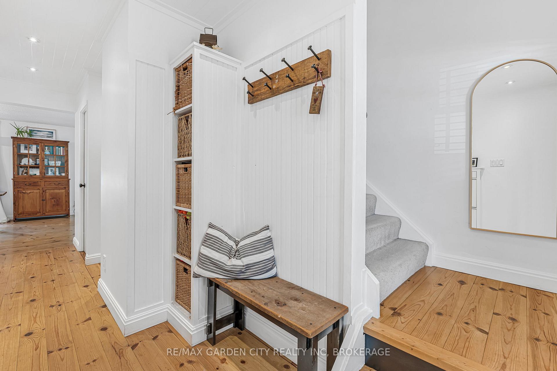 Photo 6 of 672 Irwin Crescent, Newmarket, Huron Heights-Leslie Valley — HOMEH