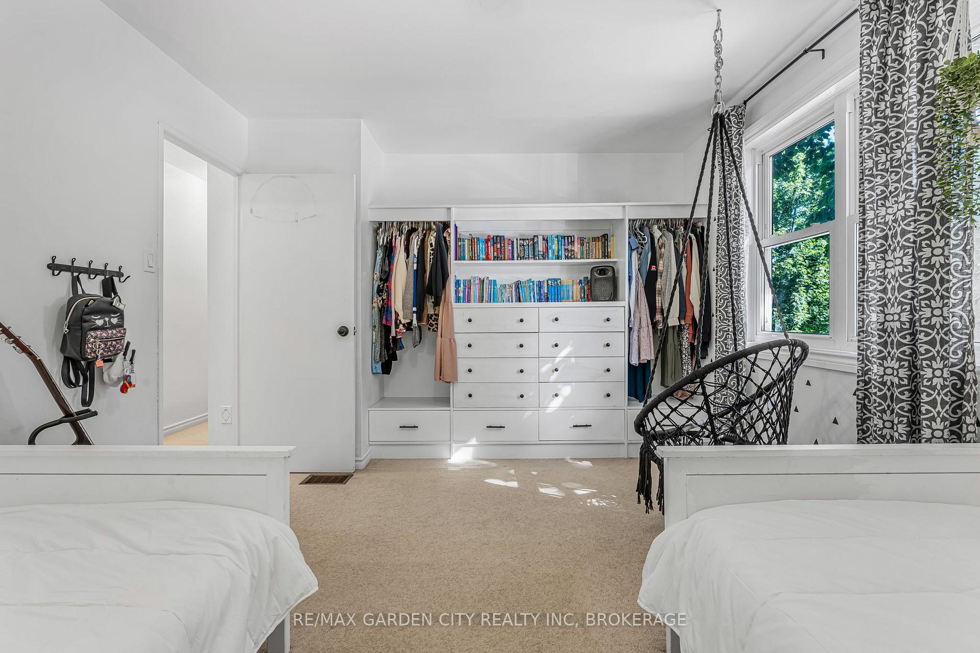 Photo 18 of 672 Irwin Crescent, Newmarket, Huron Heights-Leslie Valley — HOMEH