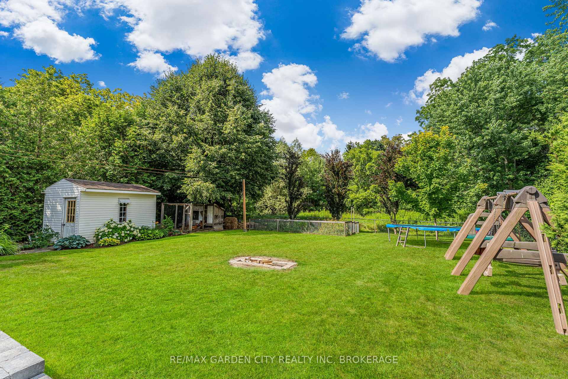 Photo 30 of 672 Irwin Crescent, Newmarket, Huron Heights-Leslie Valley — HOMEH