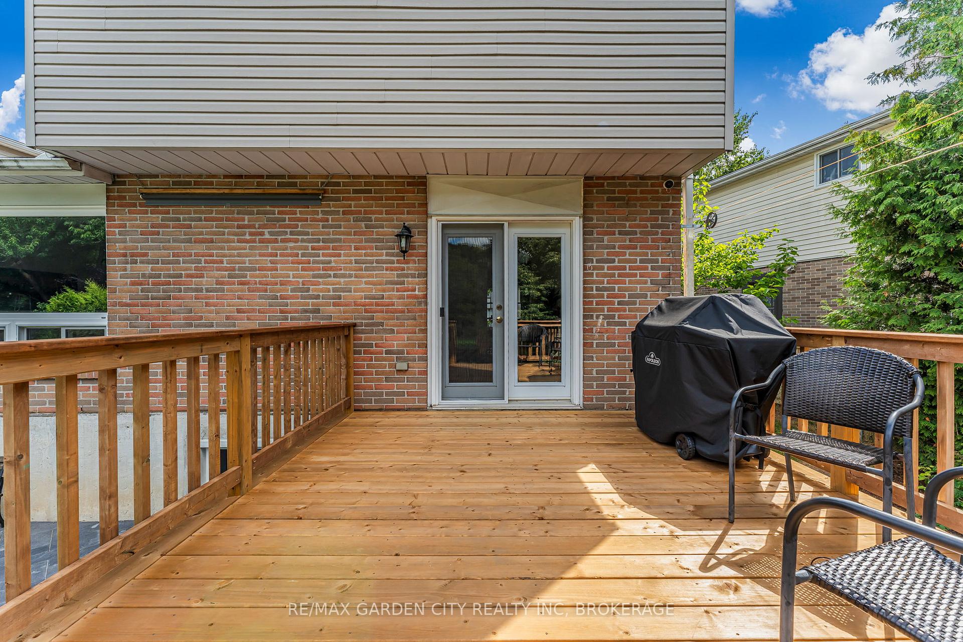 Photo 36 of 672 Irwin Crescent, Newmarket, Huron Heights-Leslie Valley — HOMEH