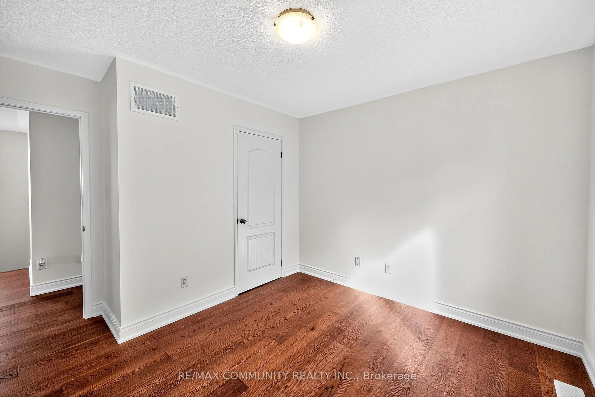Photo 32 of 775 Mccue Drive, Oshawa, Taunton — HOMEH