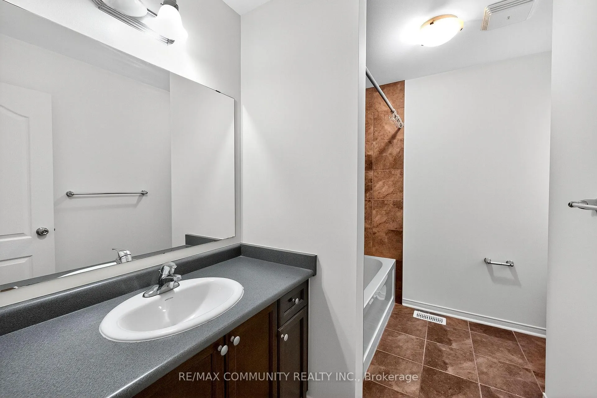Photo 34 of 775 Mccue Drive, Oshawa, Taunton — HOMEH