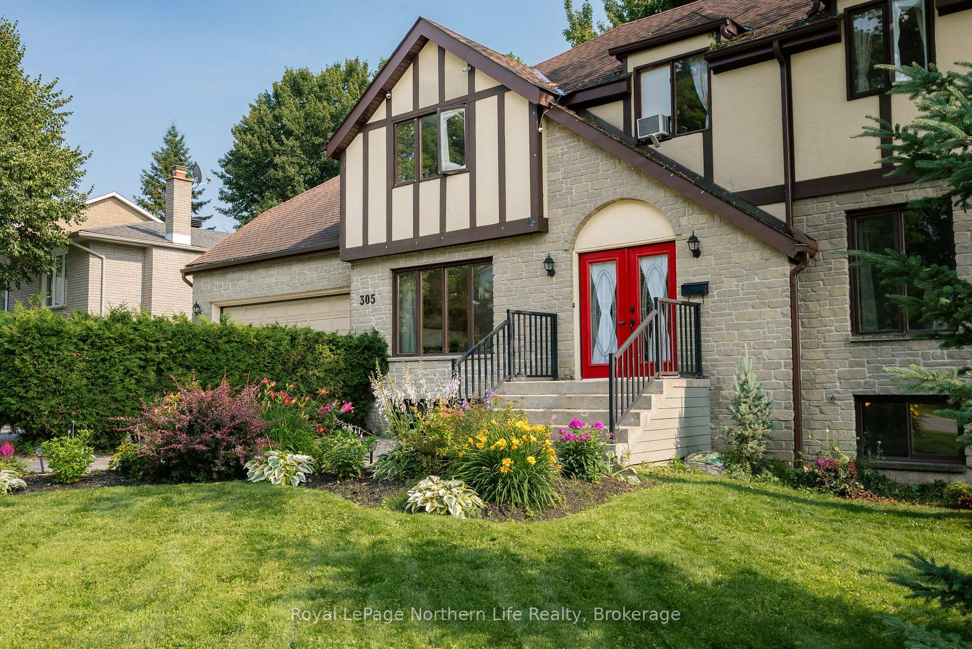 Photo 3 of 305 Pearce Street, North Bay, Airport — HOMEH