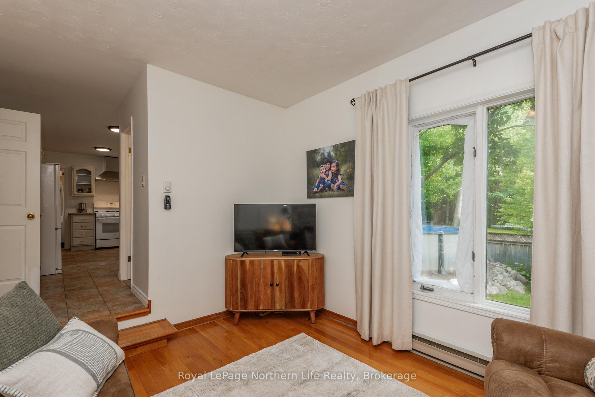 Photo 14 of 305 Pearce Street, North Bay, Airport — HOMEH