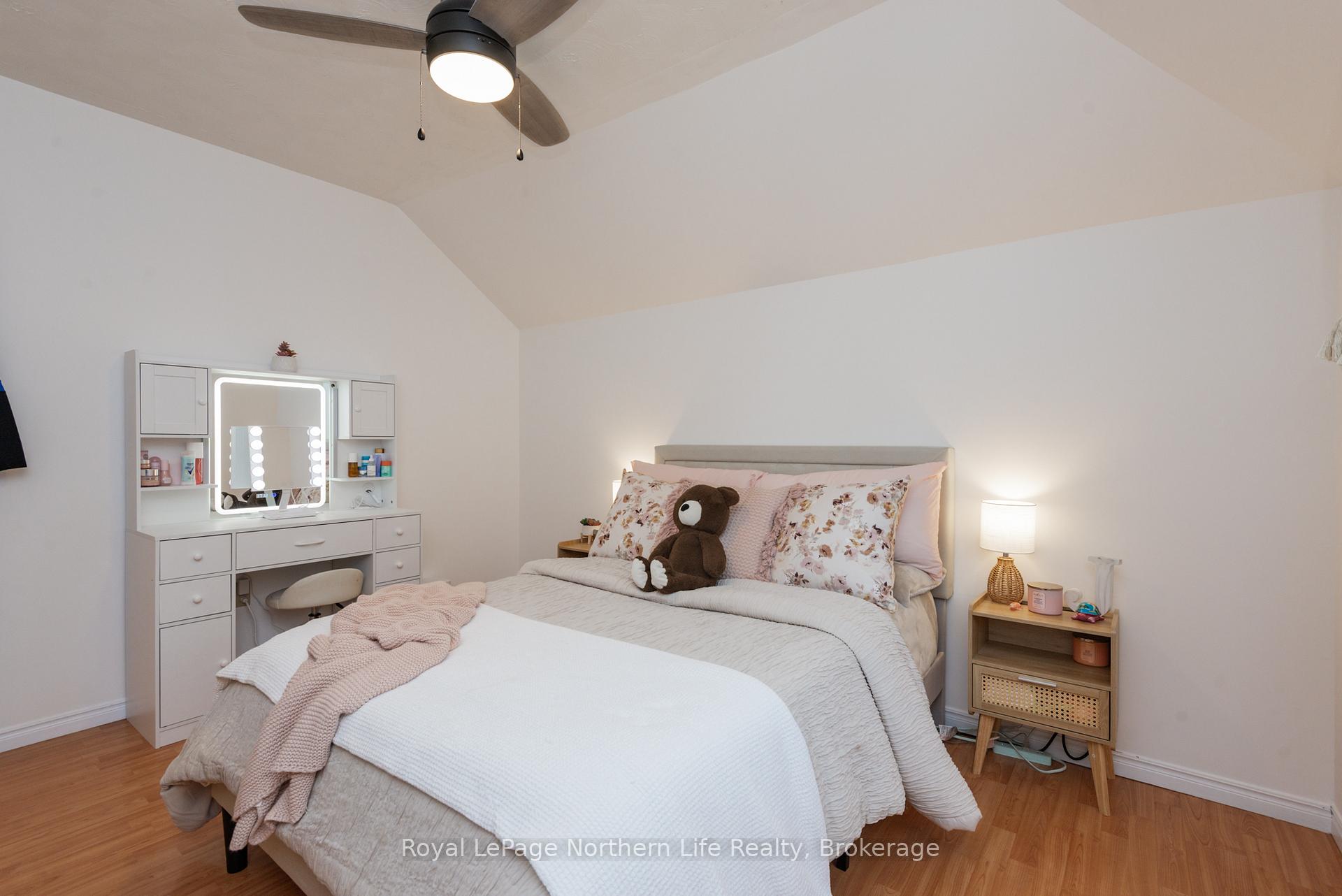 Photo 25 of 305 Pearce Street, North Bay, Airport — HOMEH