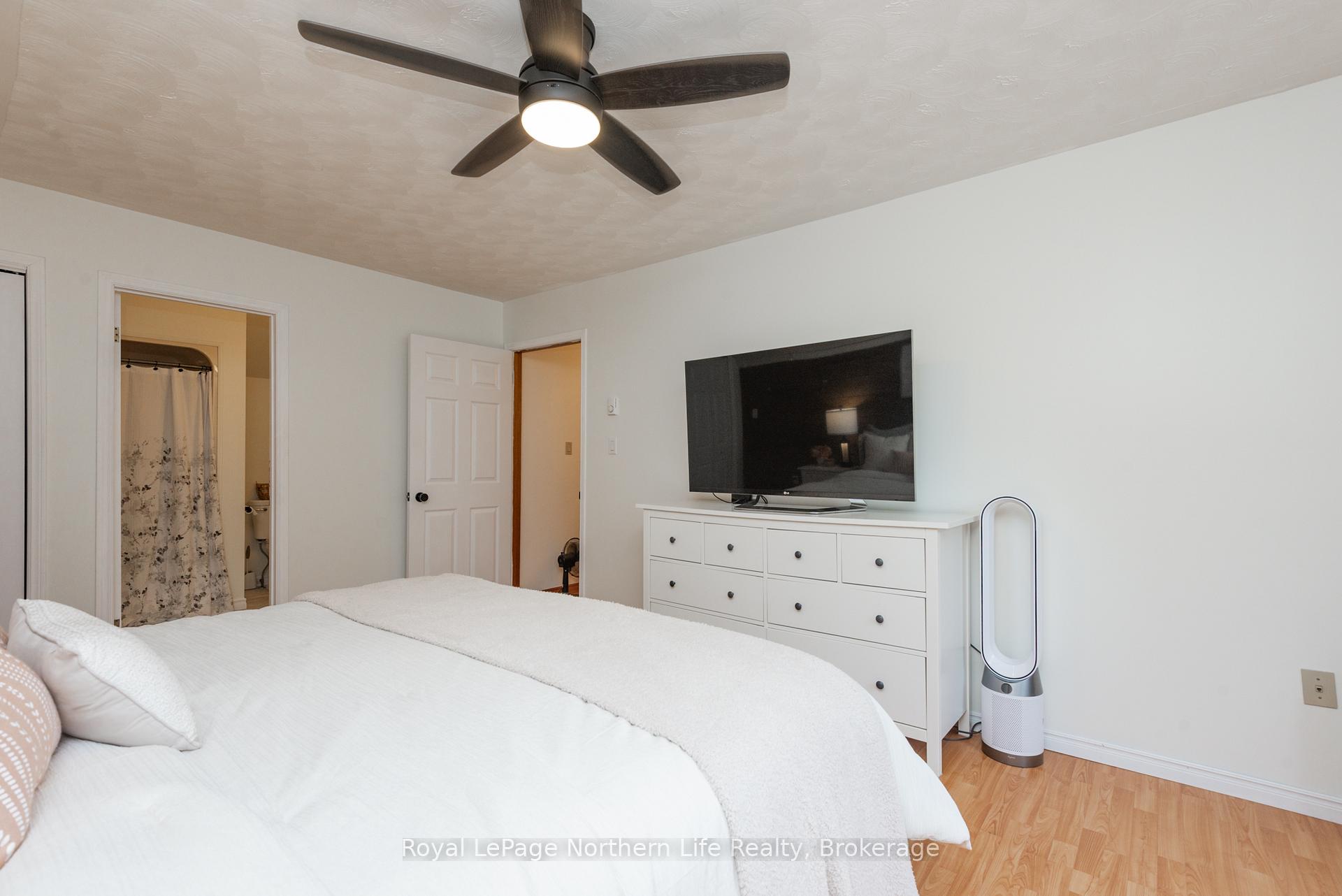 Photo 27 of 305 Pearce Street, North Bay, Airport — HOMEH