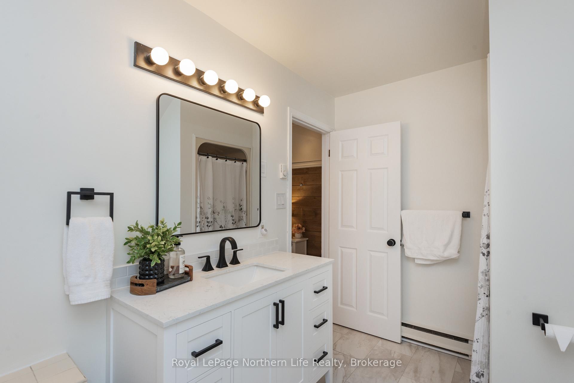 Photo 30 of 305 Pearce Street, North Bay, Airport — HOMEH