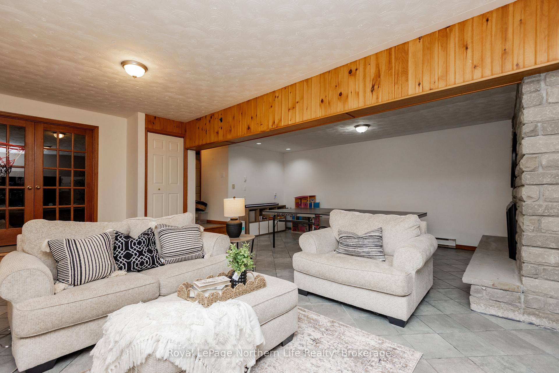 Photo 36 of 305 Pearce Street, North Bay, Airport — HOMEH