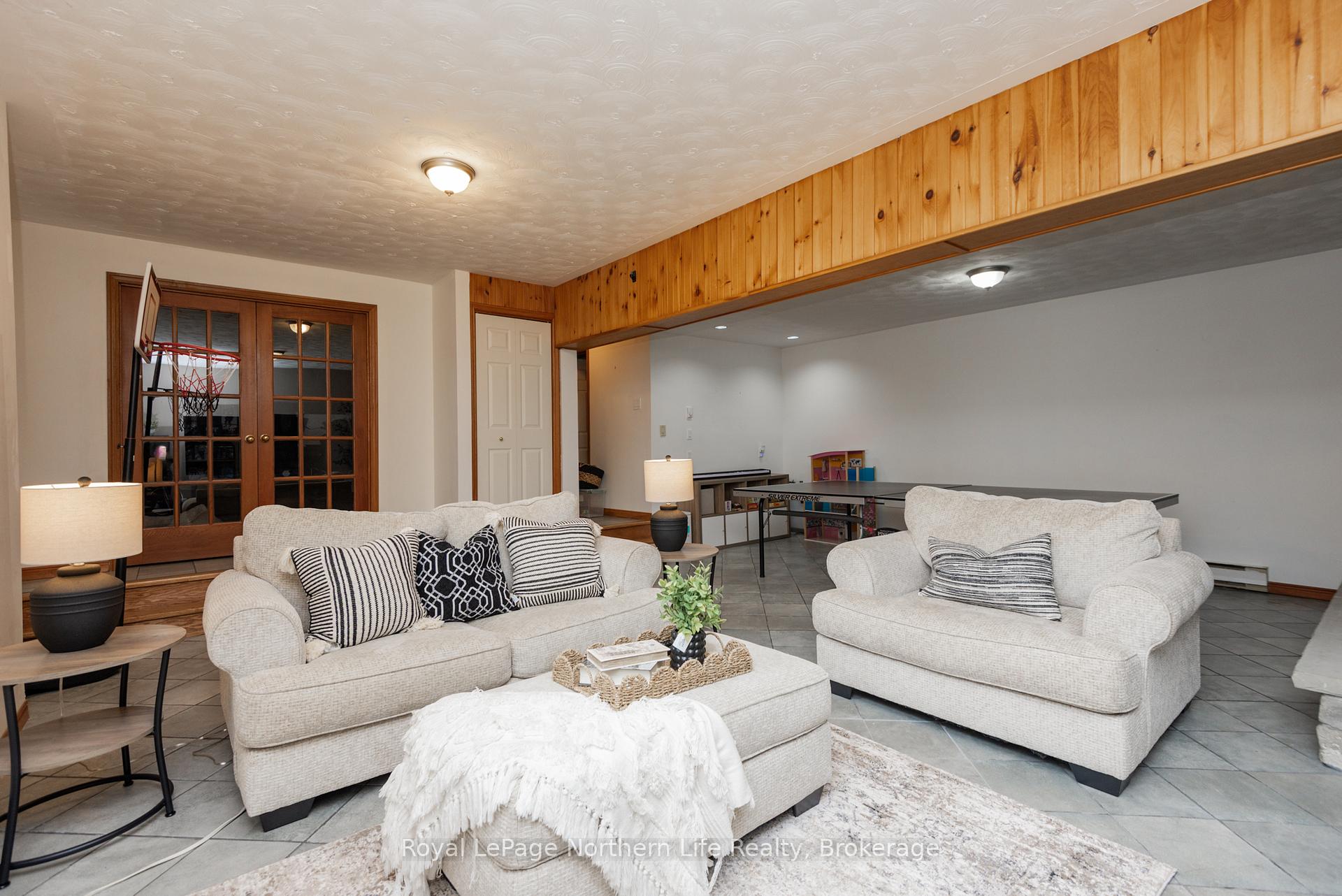Photo 41 of 305 Pearce Street, North Bay, Airport — HOMEH