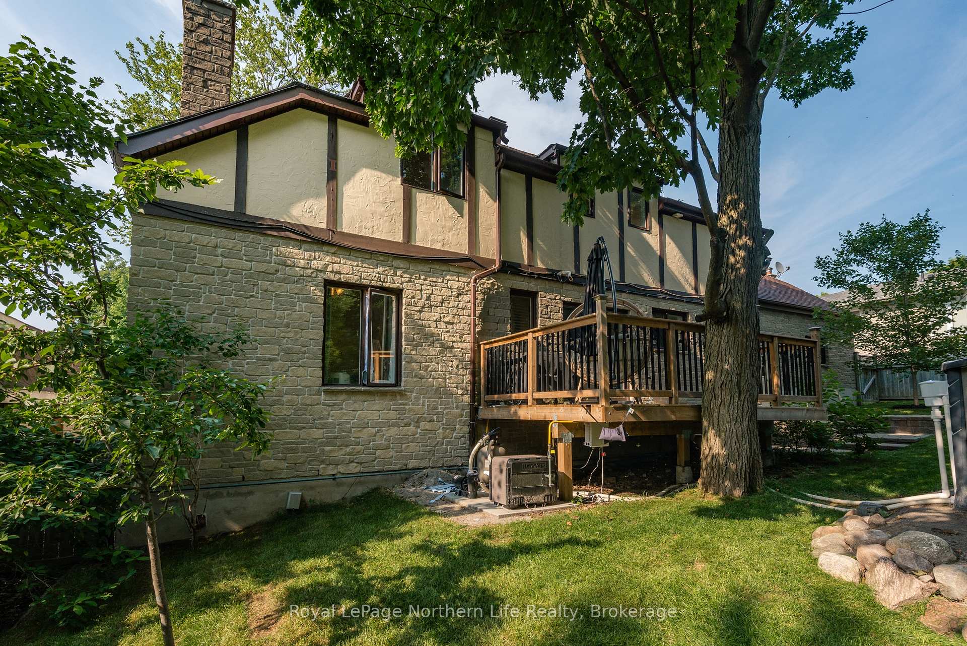 Photo 48 of 305 Pearce Street, North Bay, Airport — HOMEH