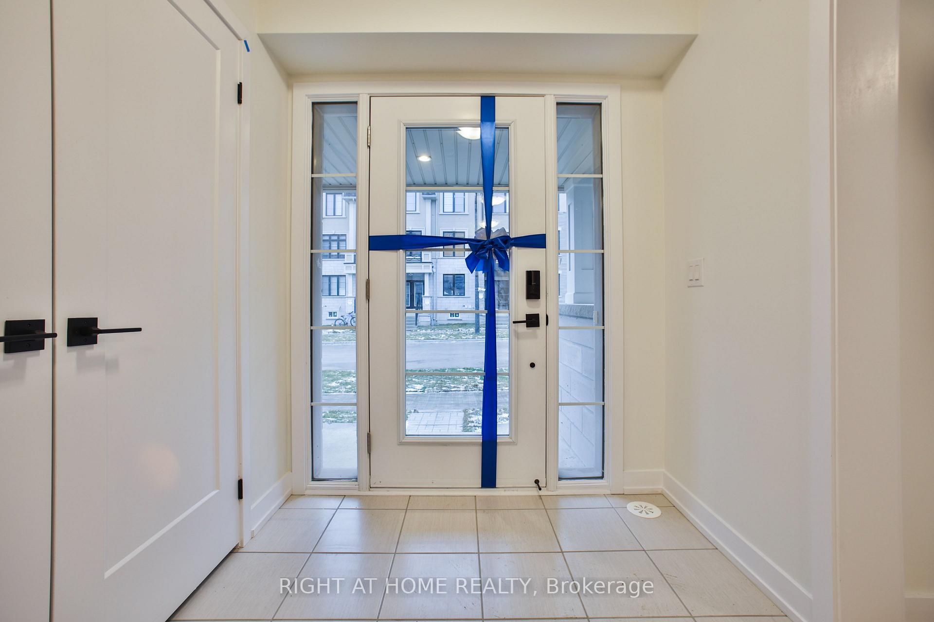 Photo 2 of 11 Guardhouse Crescent, Markham, Angus Glen — HOMEH