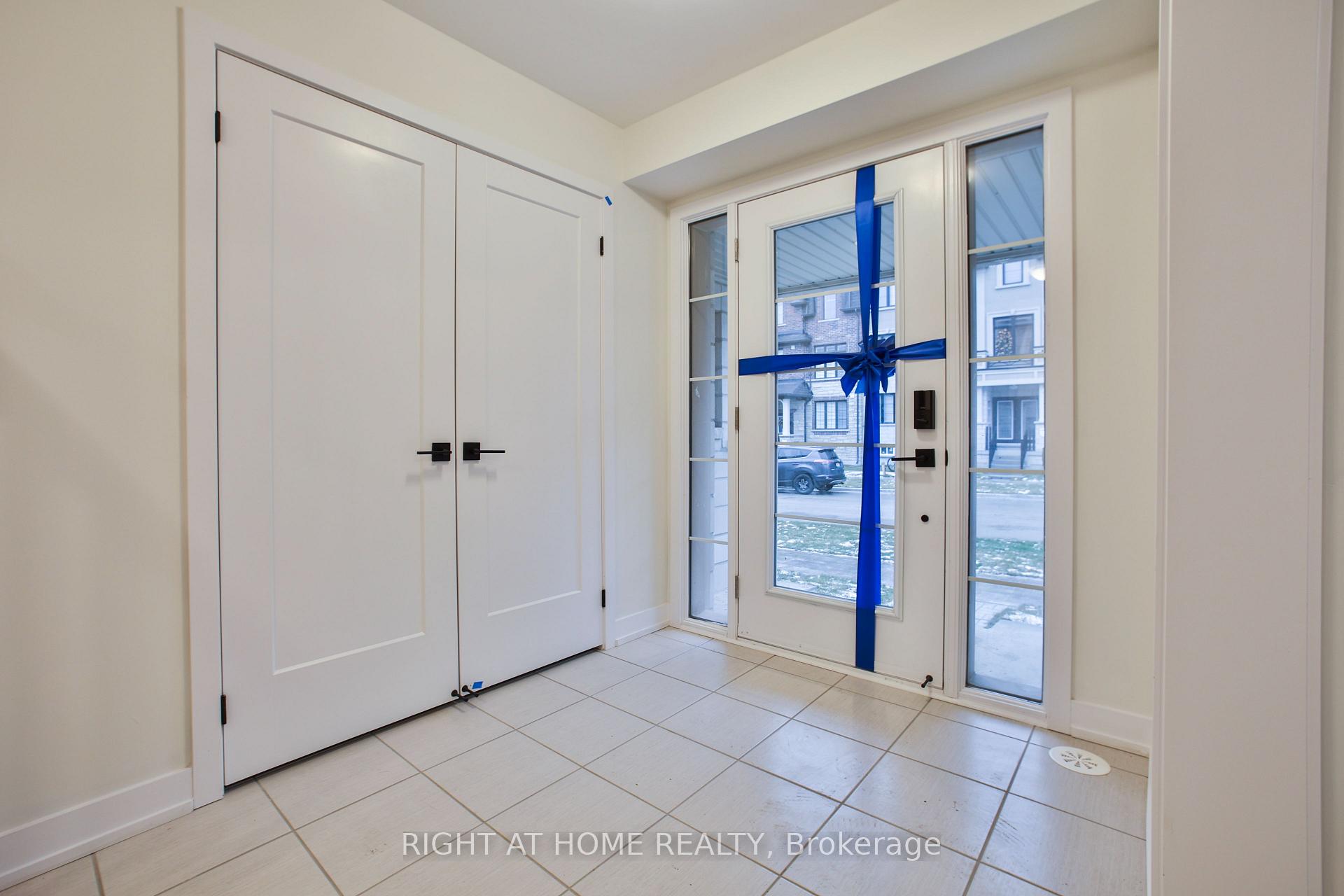 Photo 3 of 11 Guardhouse Crescent, Markham, Angus Glen — HOMEH