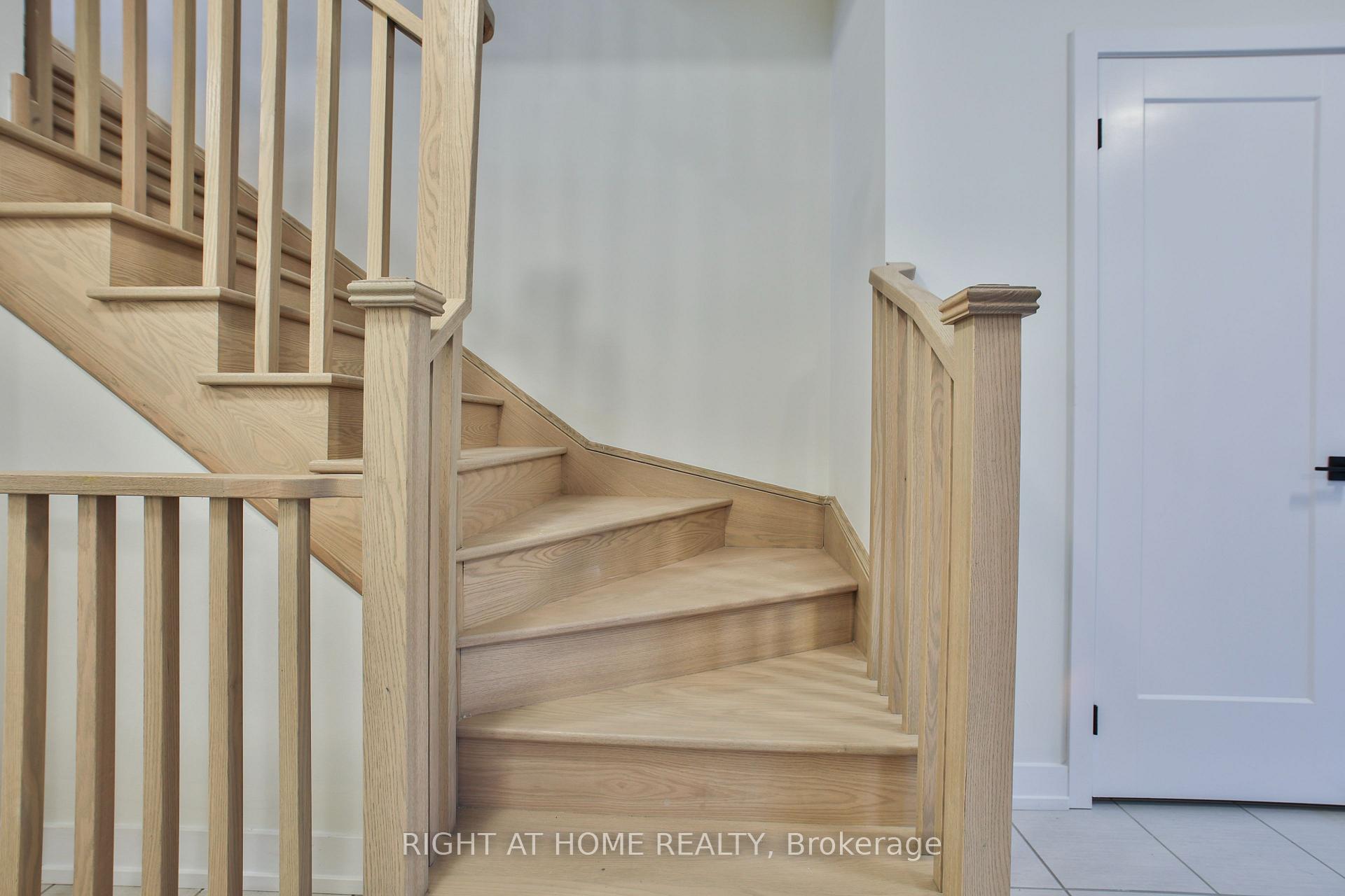 Photo 7 of 11 Guardhouse Crescent, Markham, Angus Glen — HOMEH