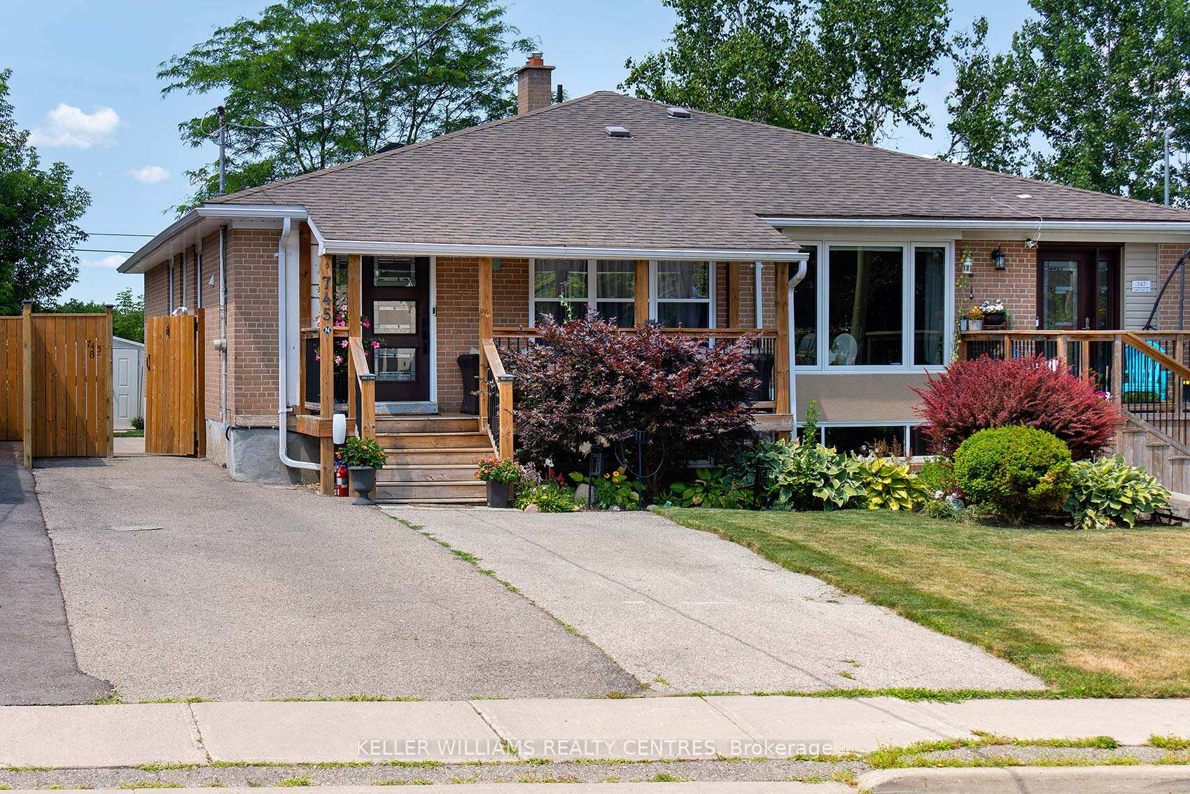 Front of 745 Sunnypoint Drive