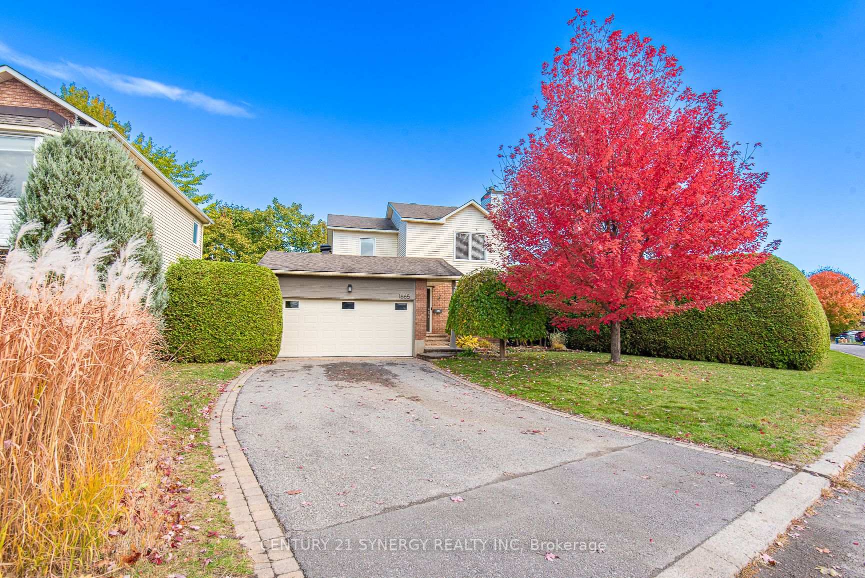 Photo 2 of 1665 Champneuf Drive, Ottawa, Chateauneuf — HOMEH