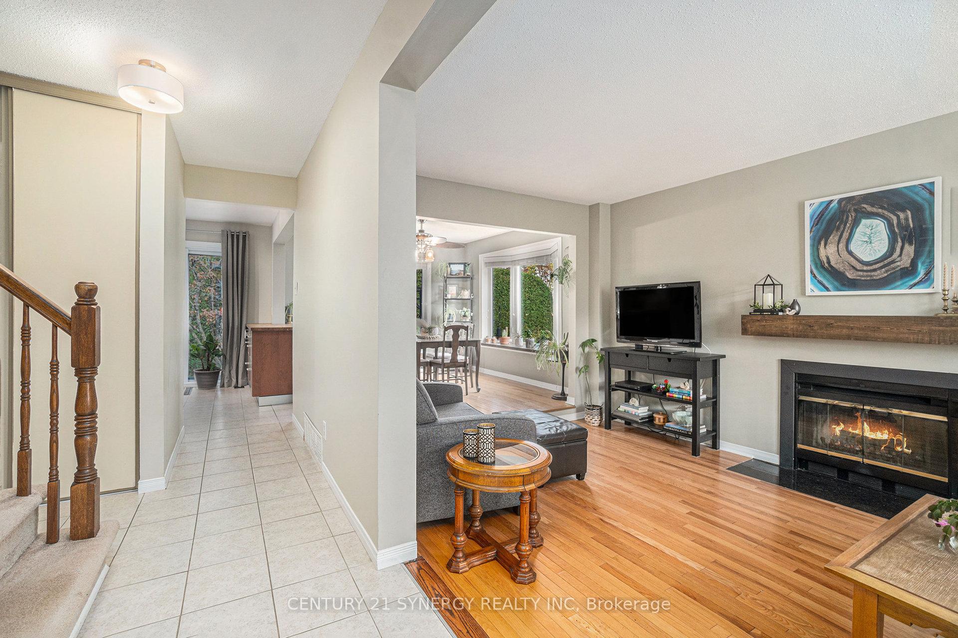 Photo 4 of 1665 Champneuf Drive, Ottawa, Chateauneuf — HOMEH