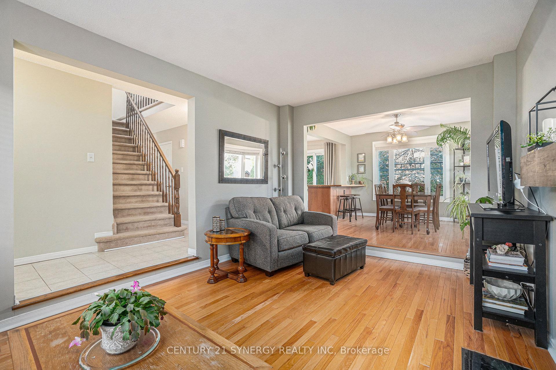 Photo 5 of 1665 Champneuf Drive, Ottawa, Chateauneuf — HOMEH