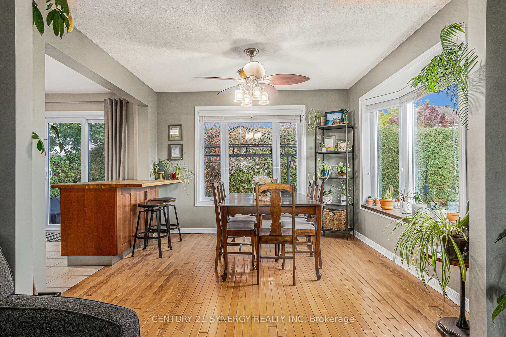 Photo 8 of 1665 Champneuf Drive, Ottawa, Chateauneuf — HOMEH