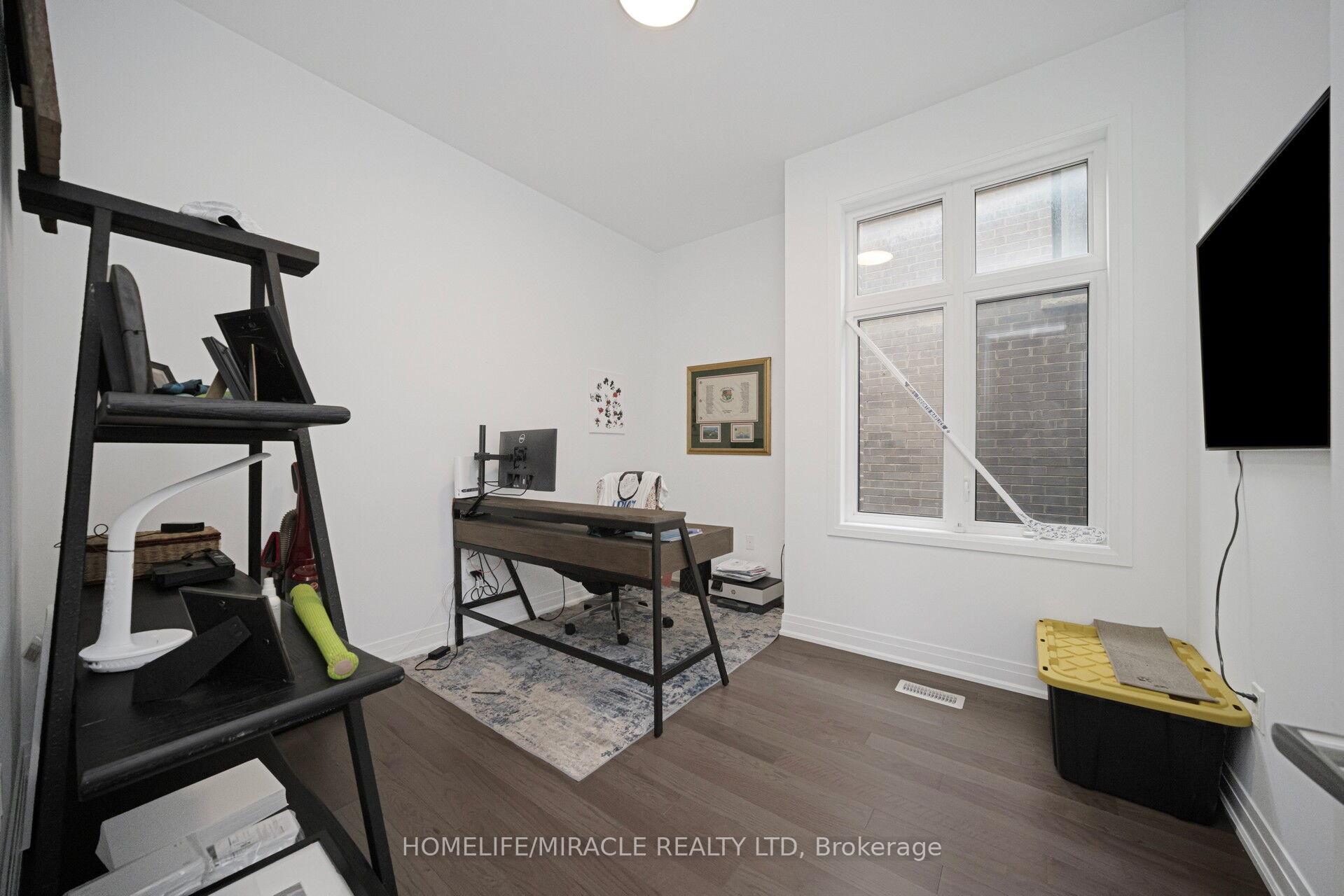 Photo 12 of 1348 Aymond Crescent, Oakville, Joshua Meadows — HOMEH