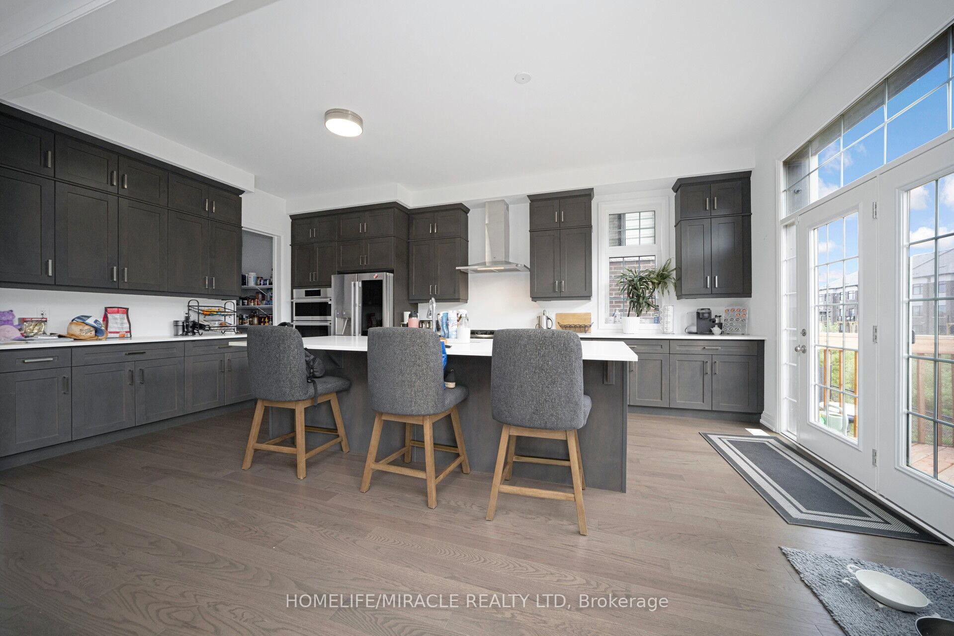 Photo 17 of 1348 Aymond Crescent, Oakville, Joshua Meadows — HOMEH